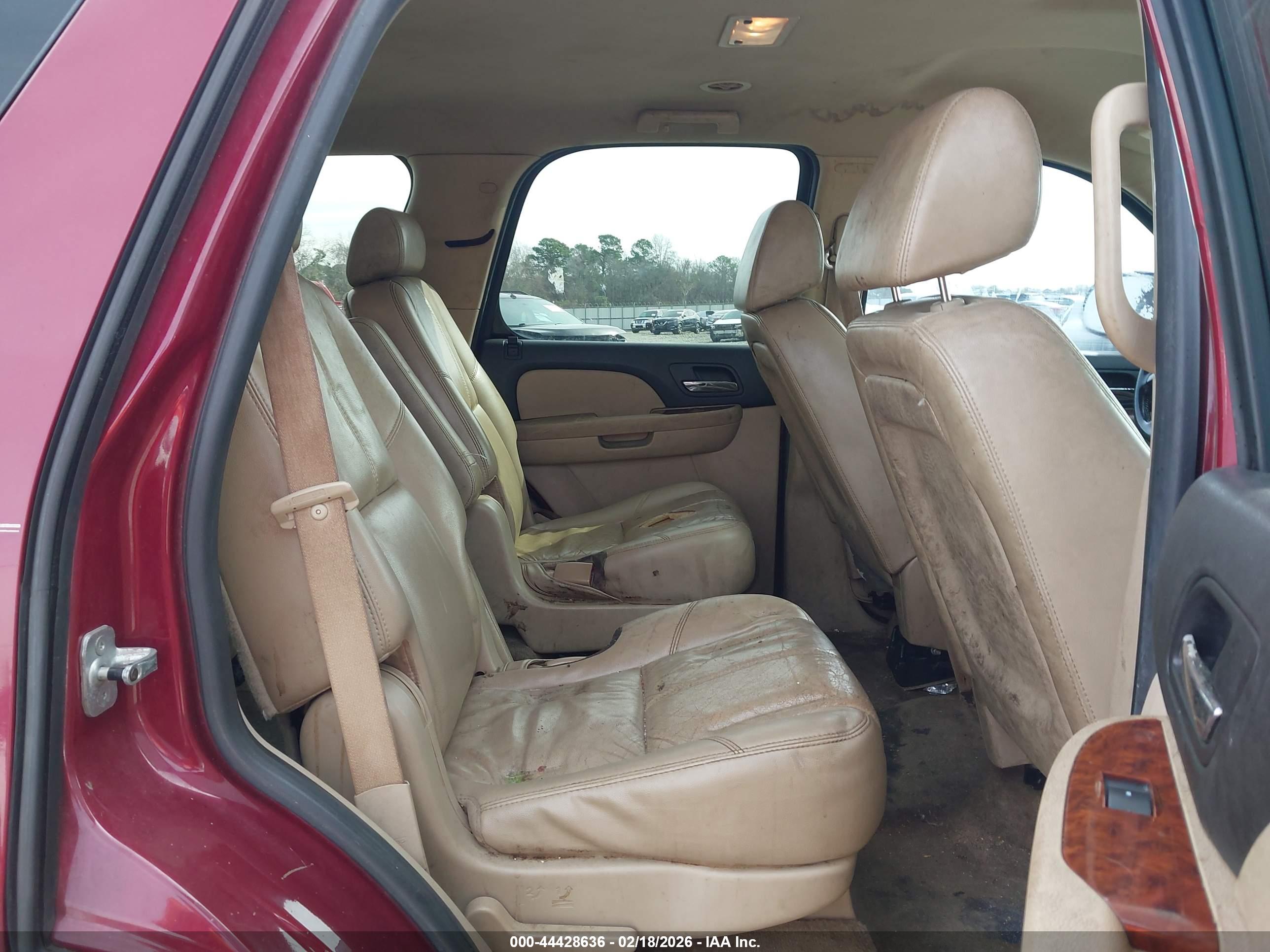 CHEVROLET TAHOE image 8