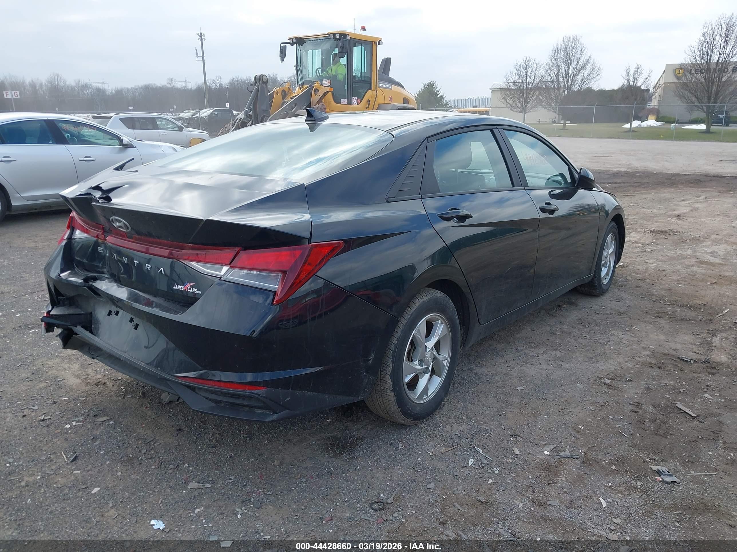 HYUNDAI ELANTRA image 4
