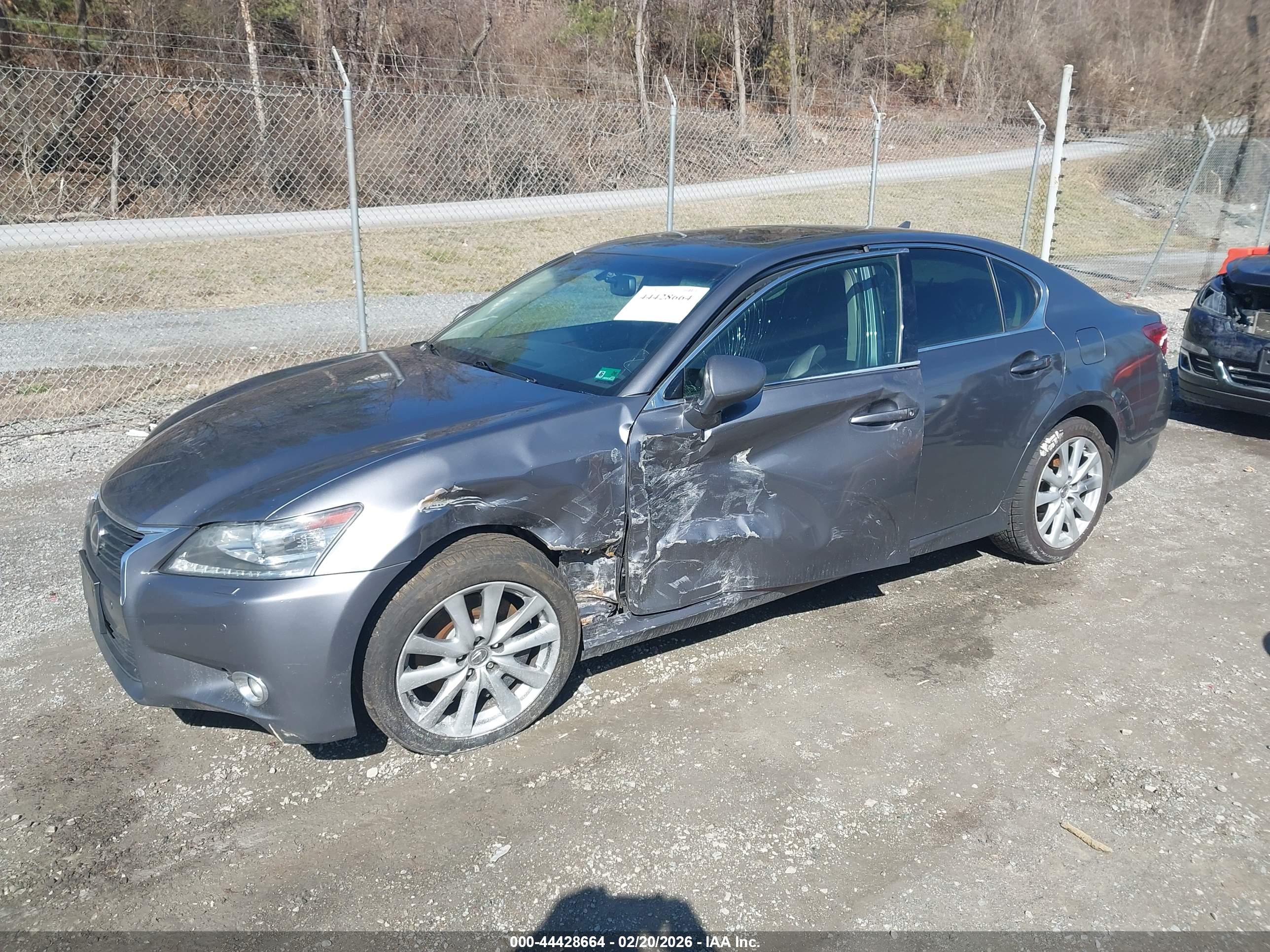LEXUS GS image 2