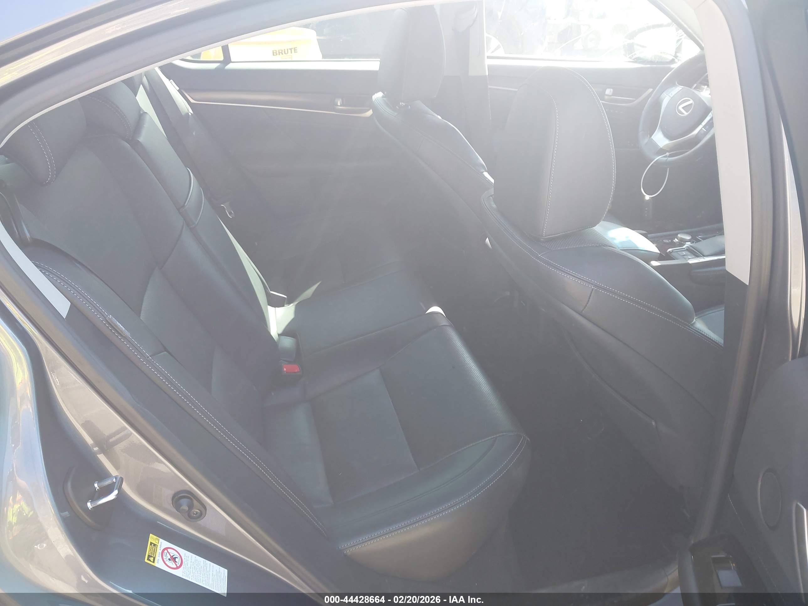 LEXUS GS image 8