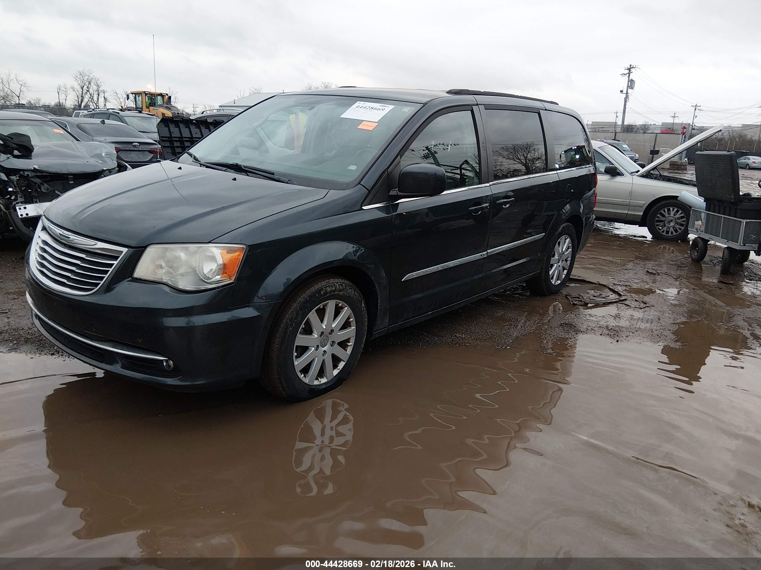 CHRYSLER TOWN image 2