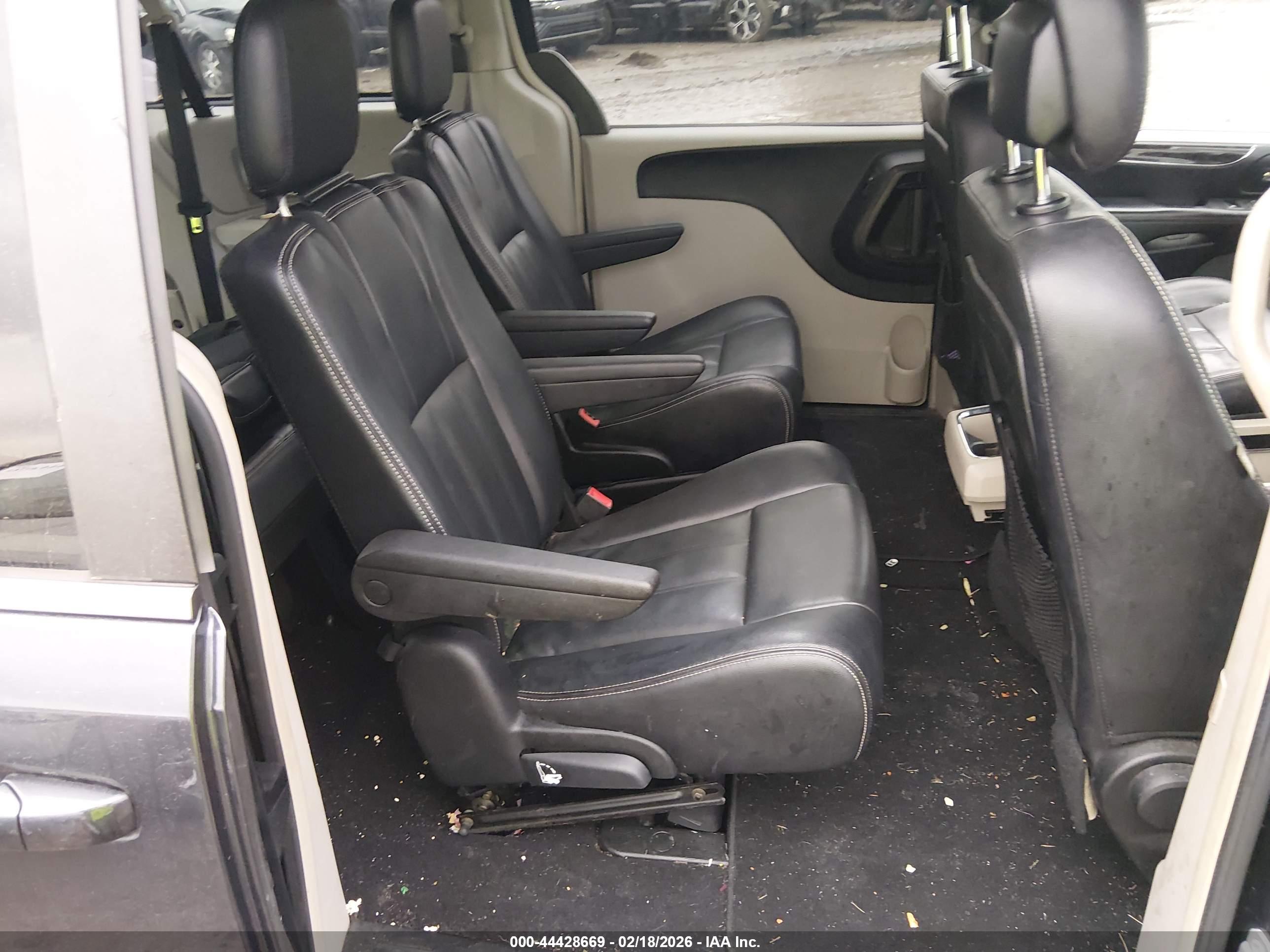 CHRYSLER TOWN image 8