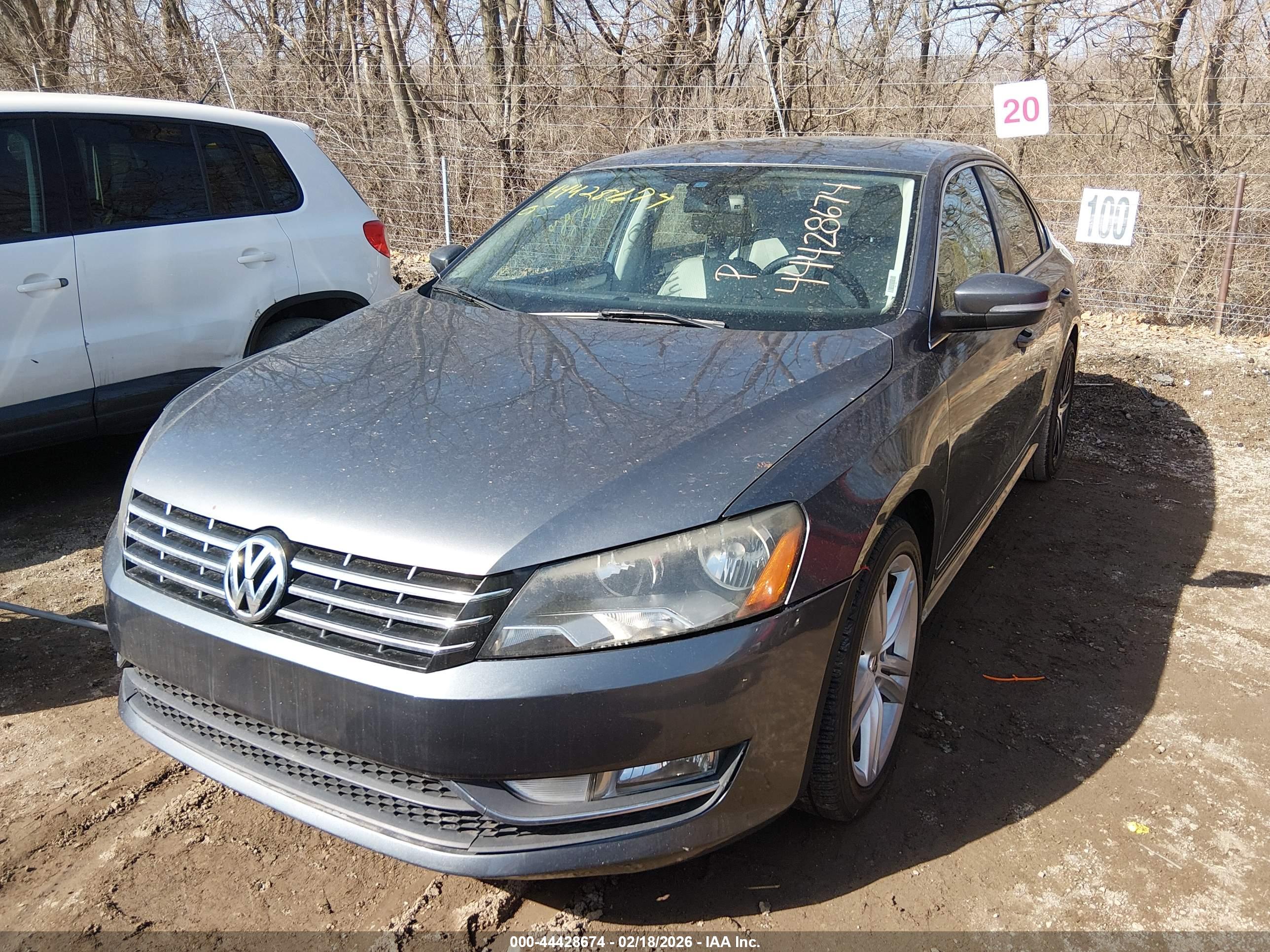 VOLKSWAGEN PASSAT image 6