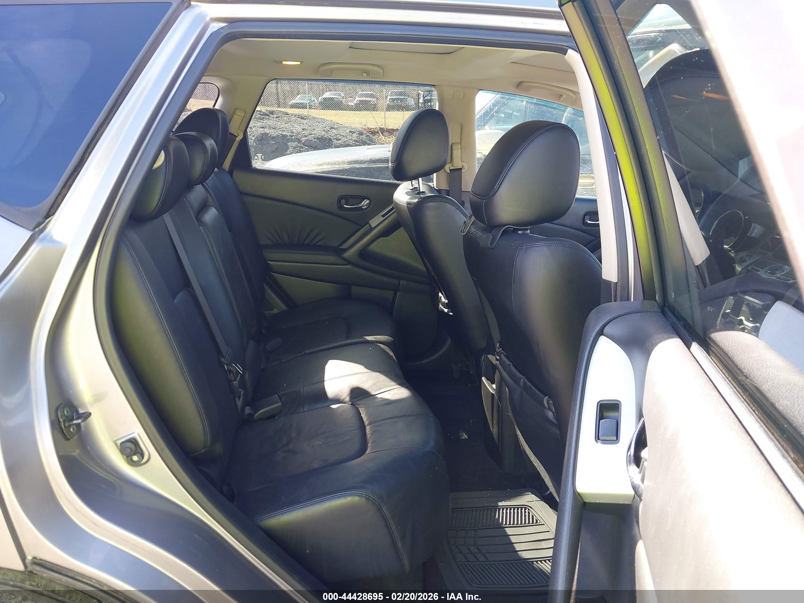 NISSAN MURANO image 8