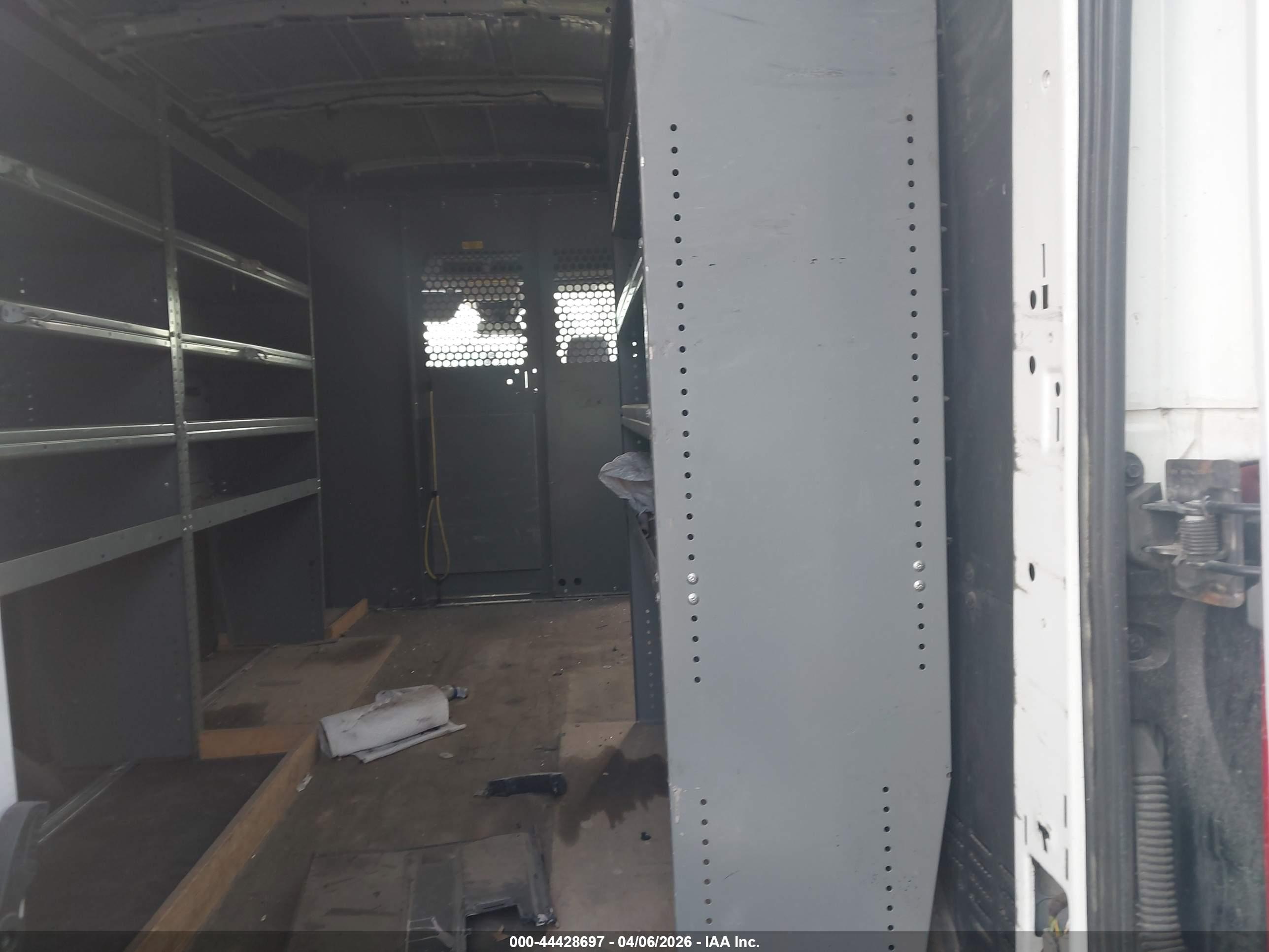 FORD TRANSIT-250 image 8