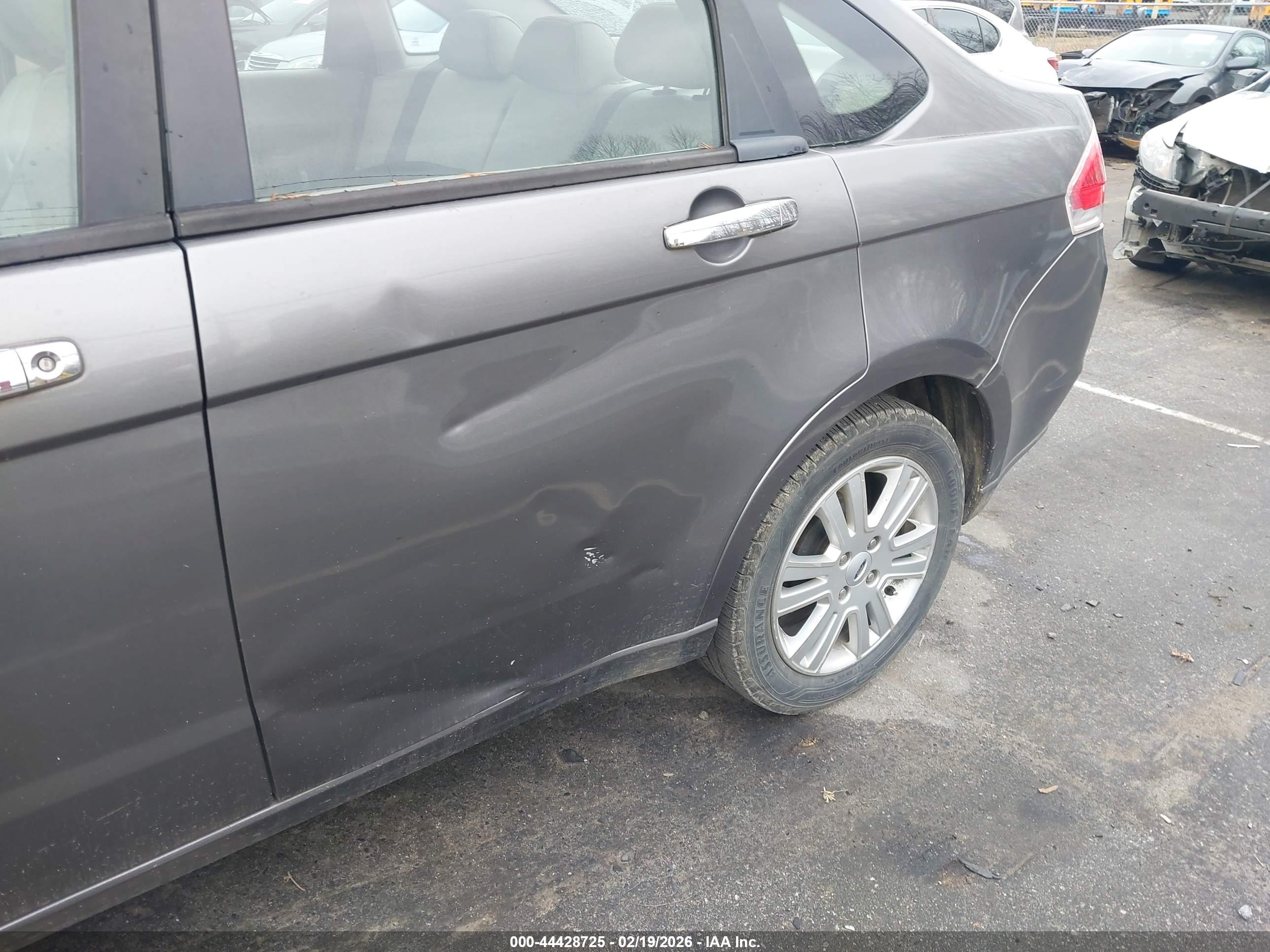FORD FOCUS image 6