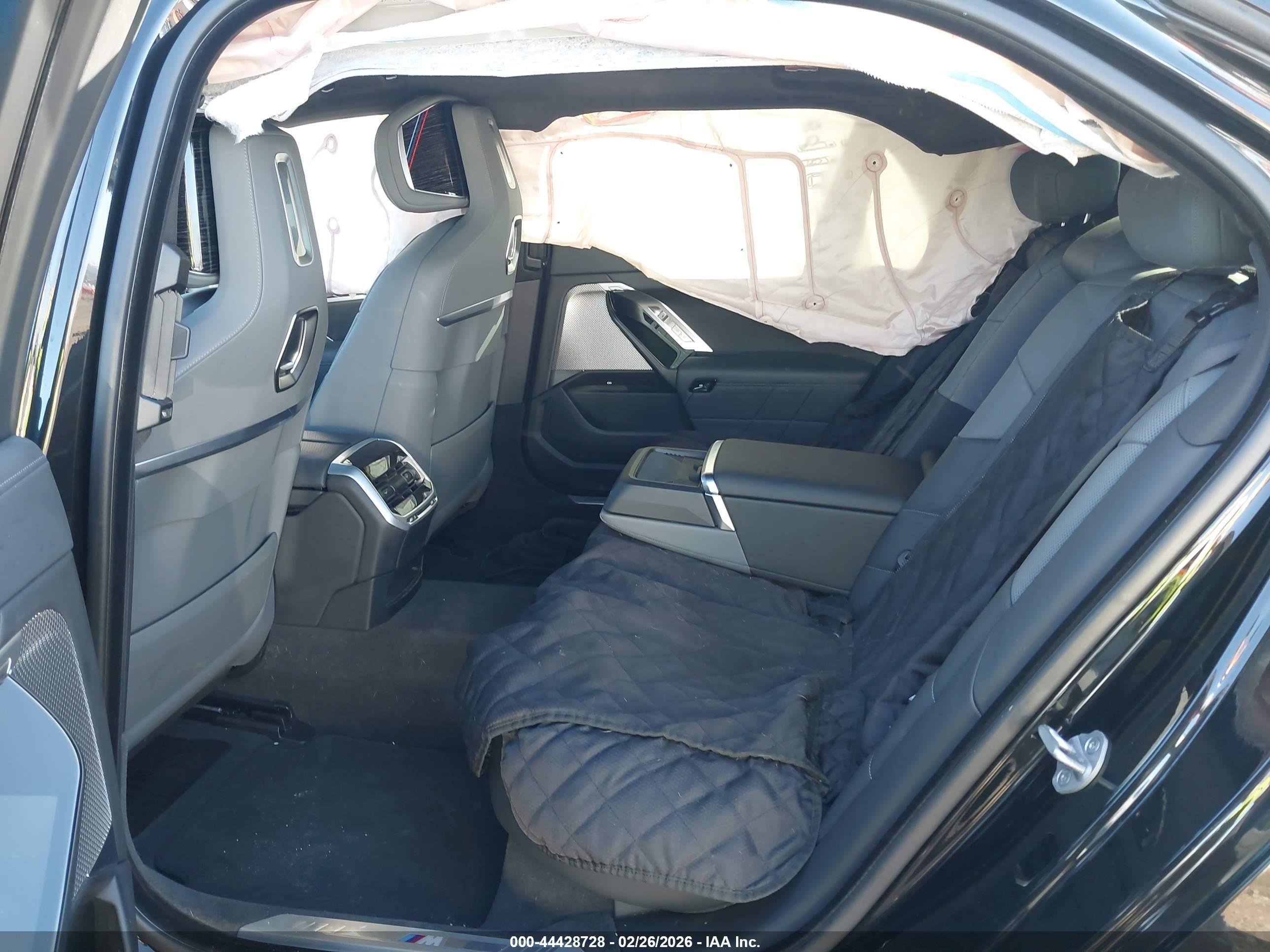 BMW 760I image 8