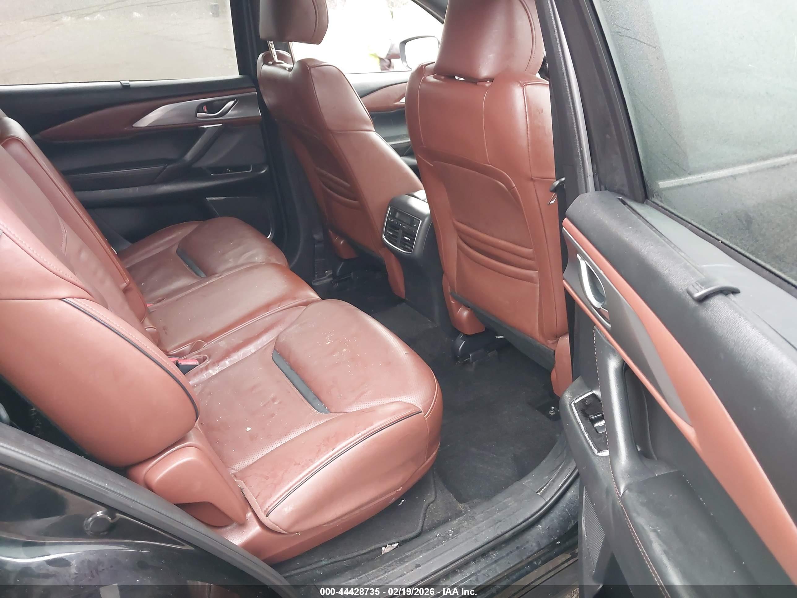 MAZDA CX-9 image 8