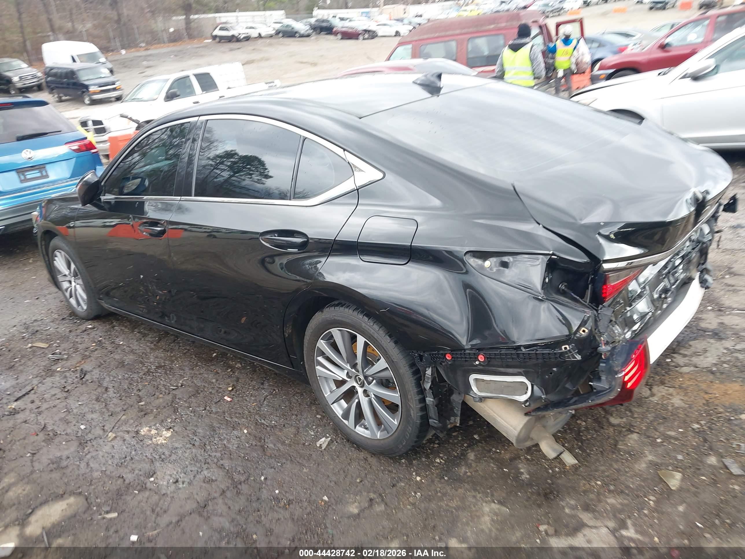 LEXUS ES image 3