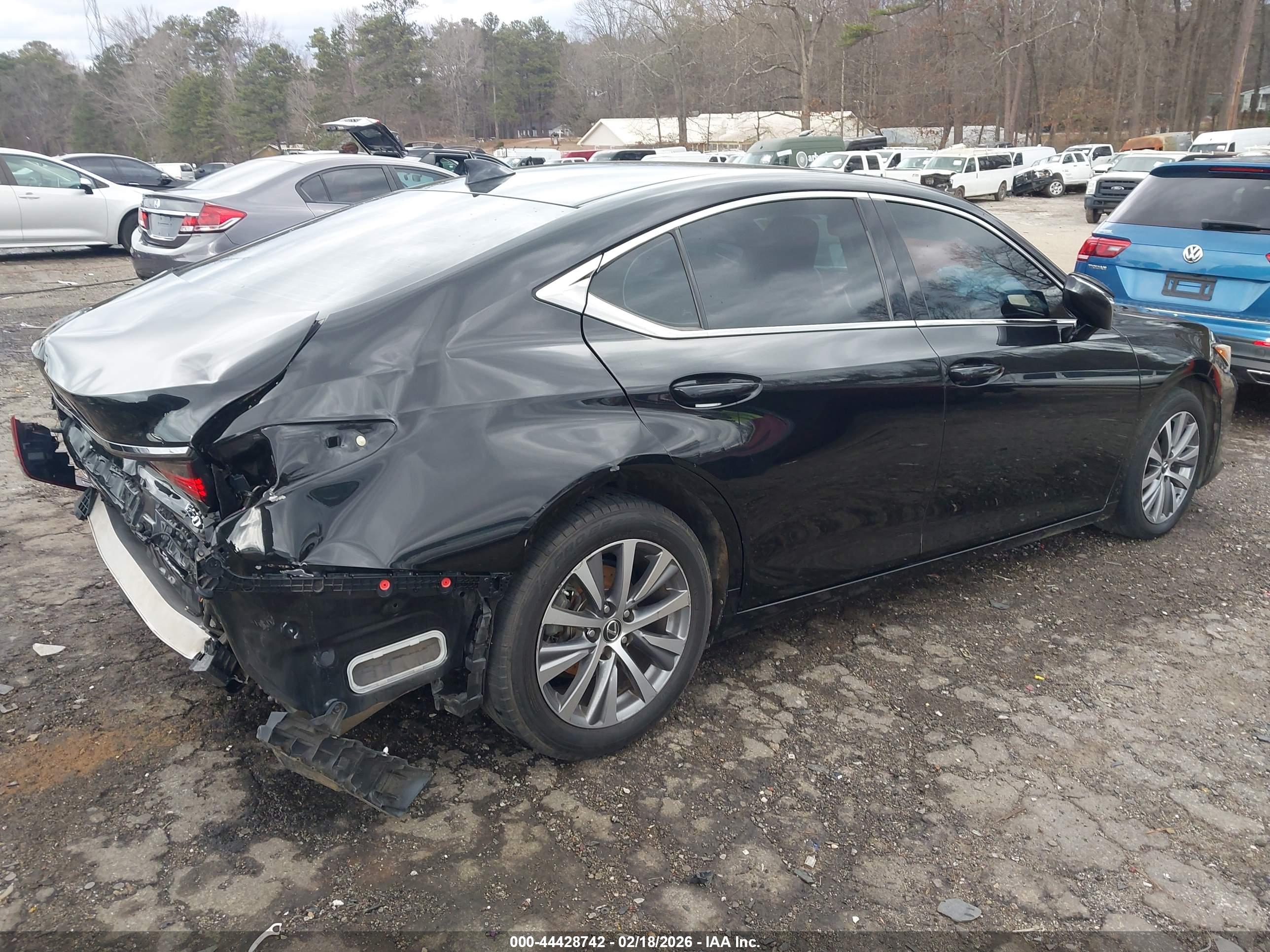LEXUS ES image 4