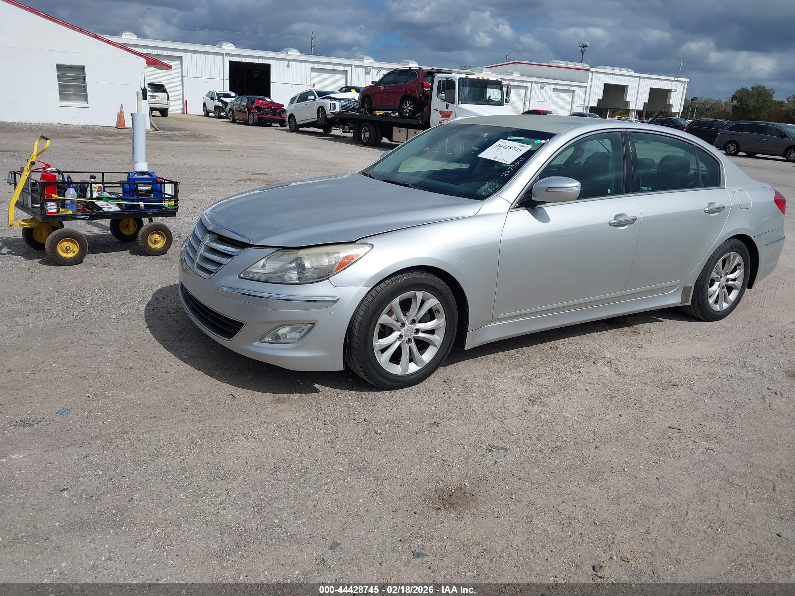 HYUNDAI GENESIS image 2