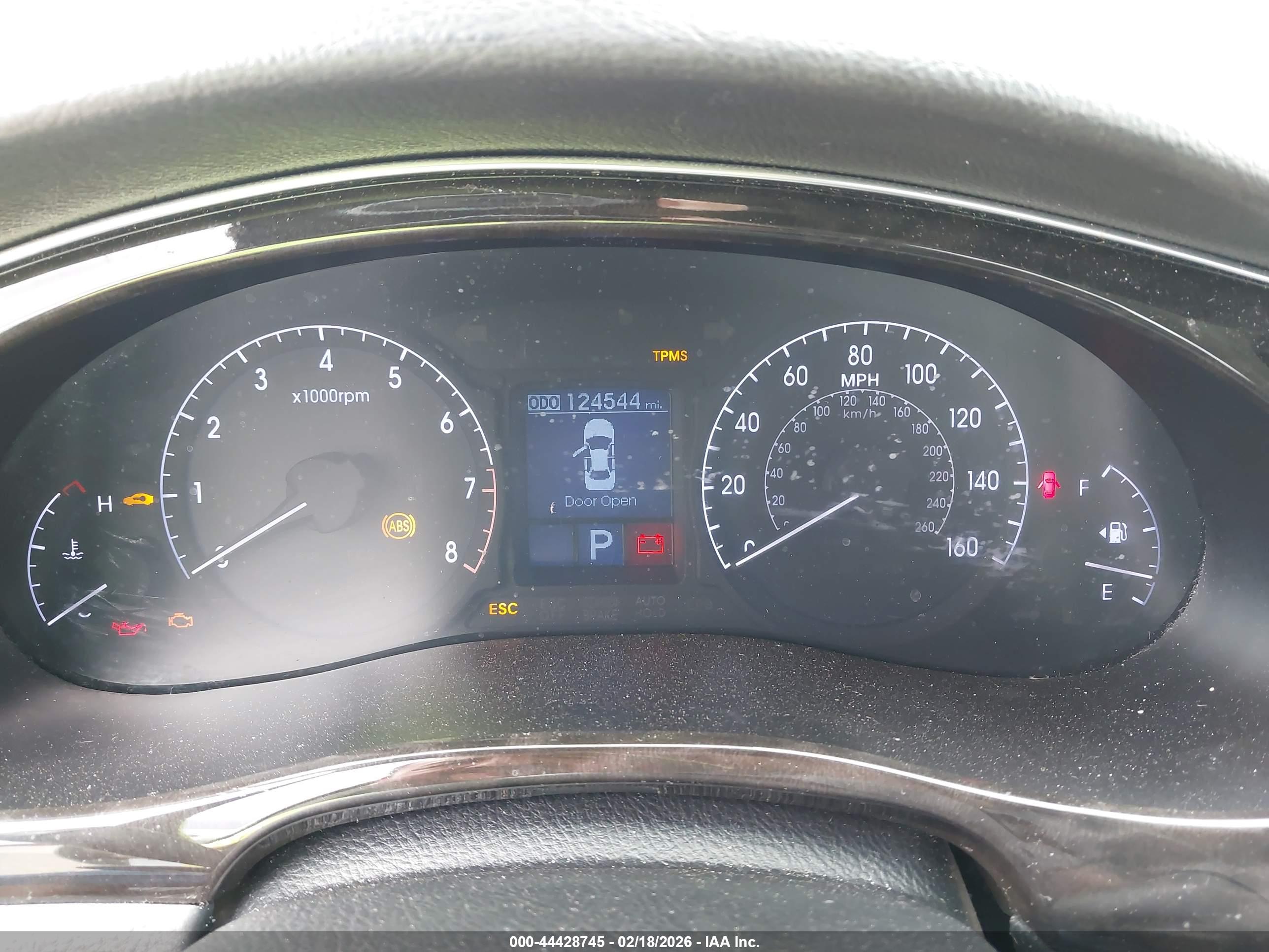 HYUNDAI GENESIS image 7