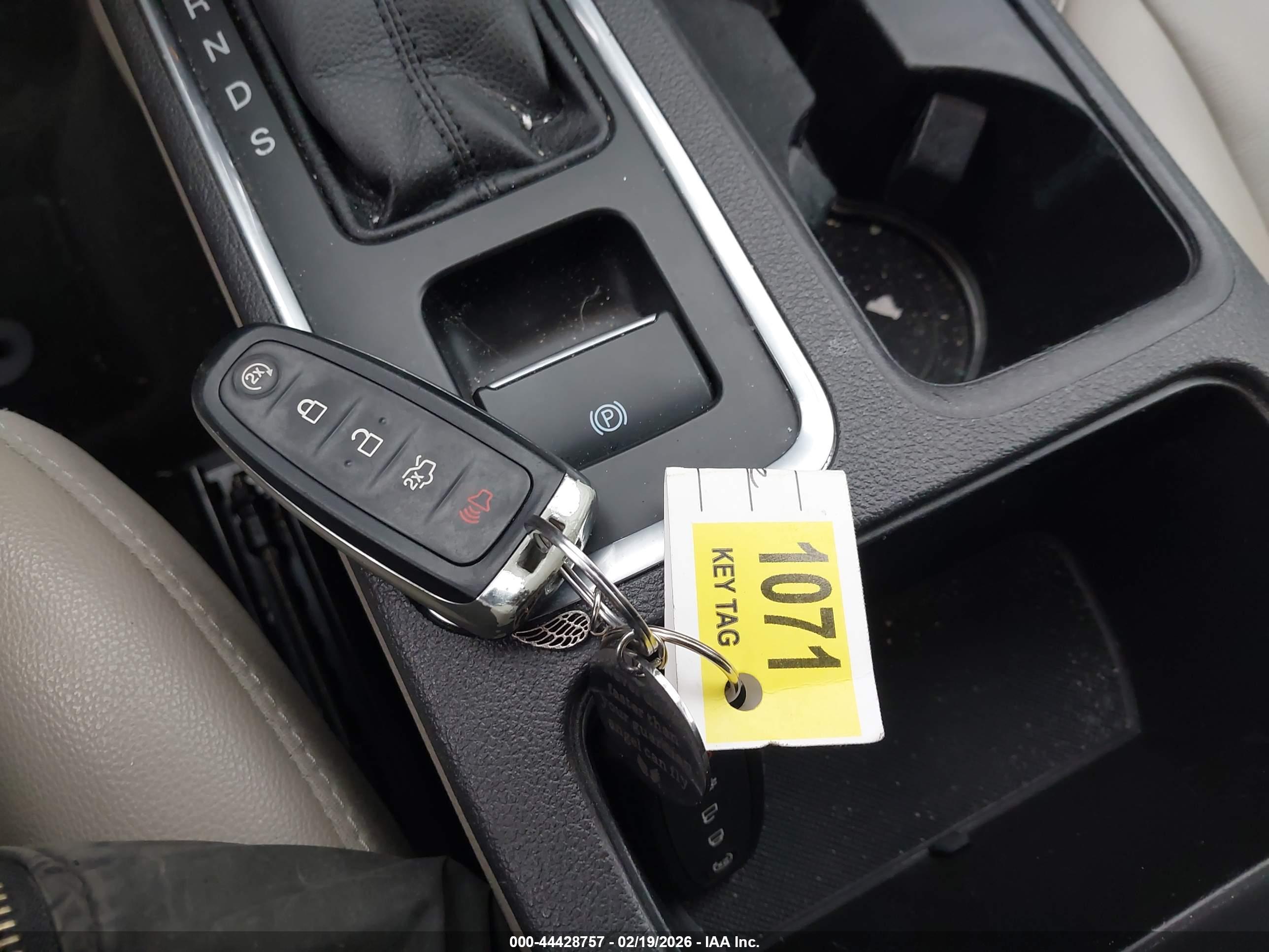 FORD ESCAPE image 11