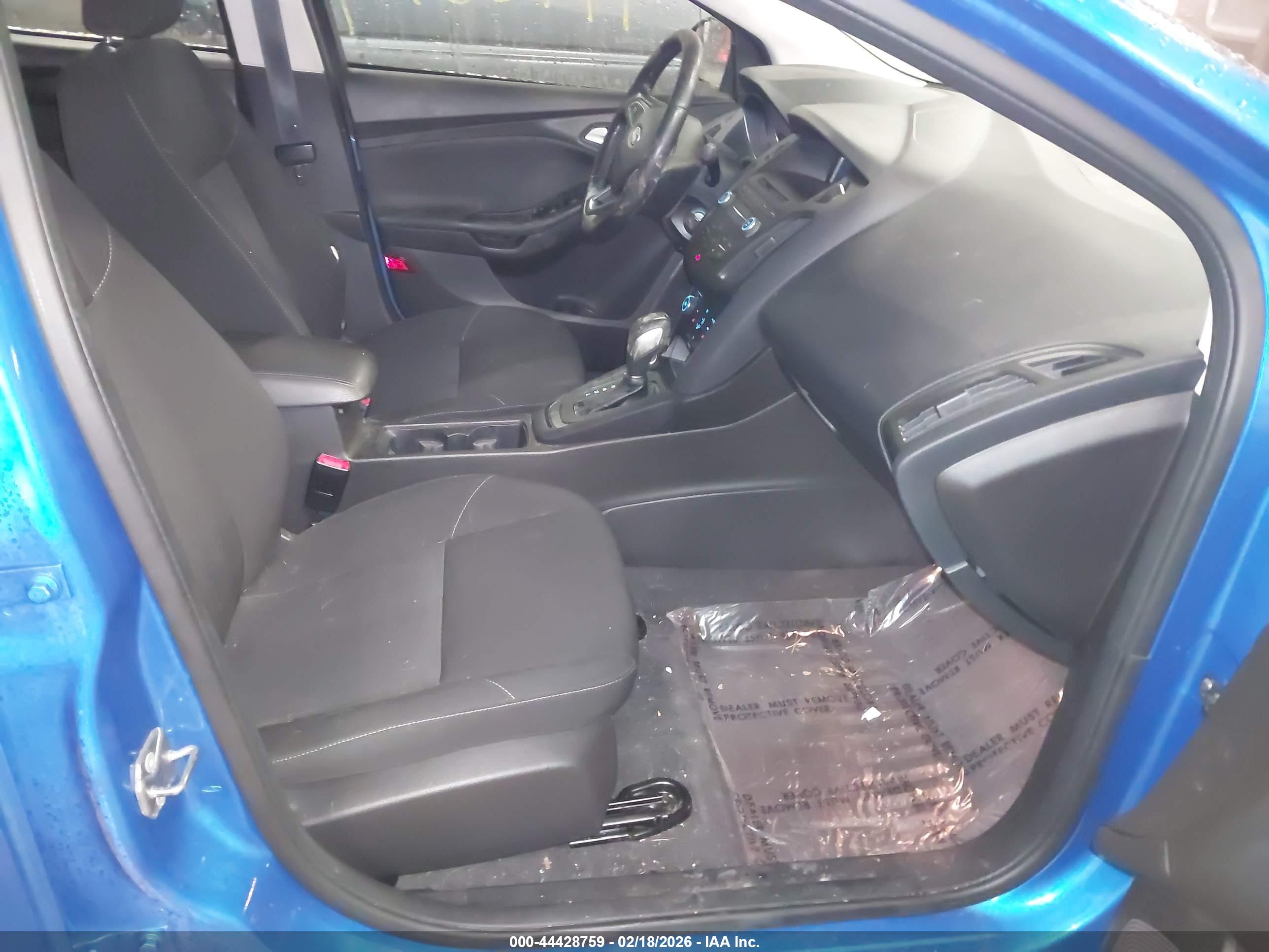 FORD FOCUS image 5
