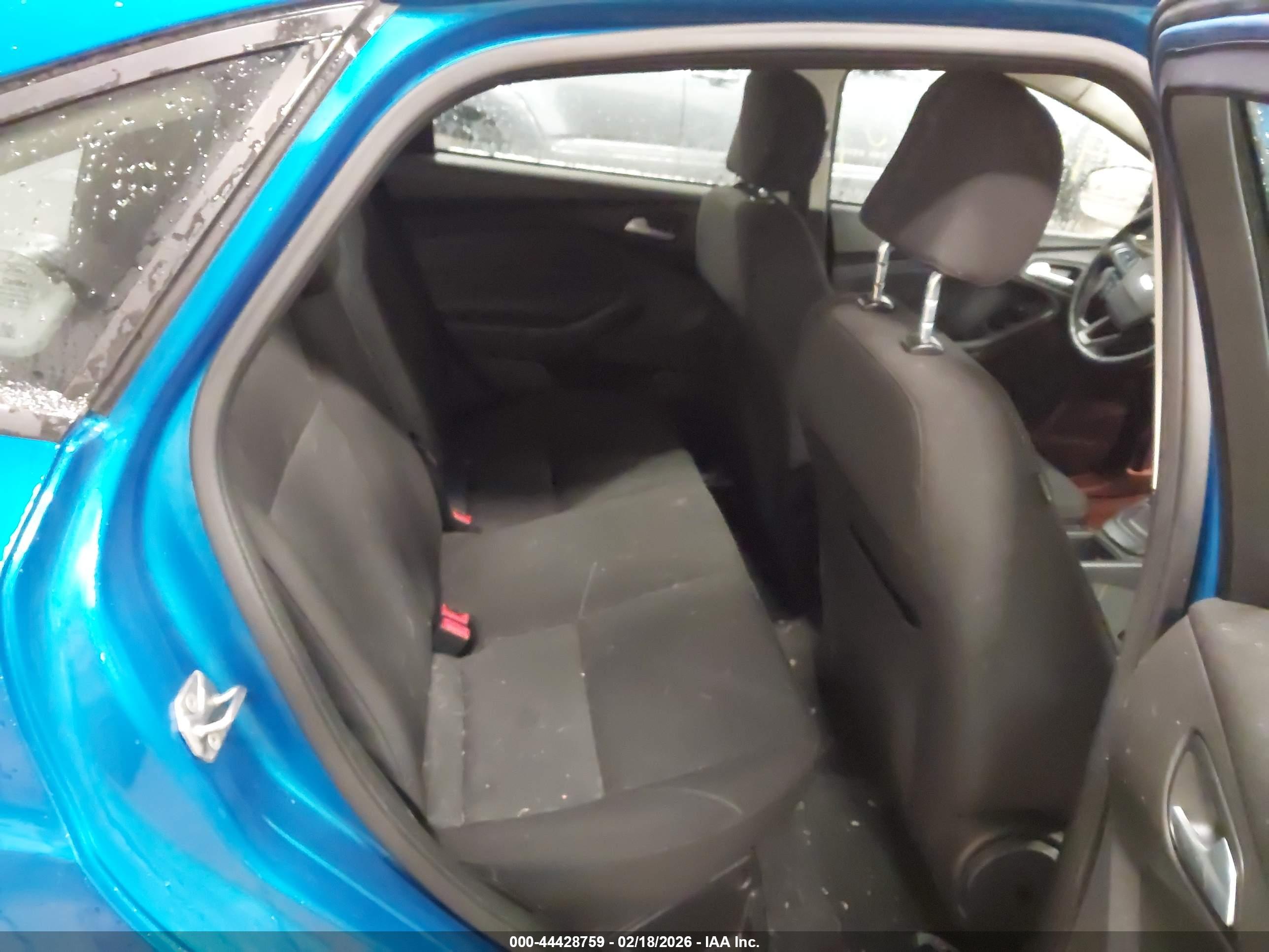 FORD FOCUS image 8