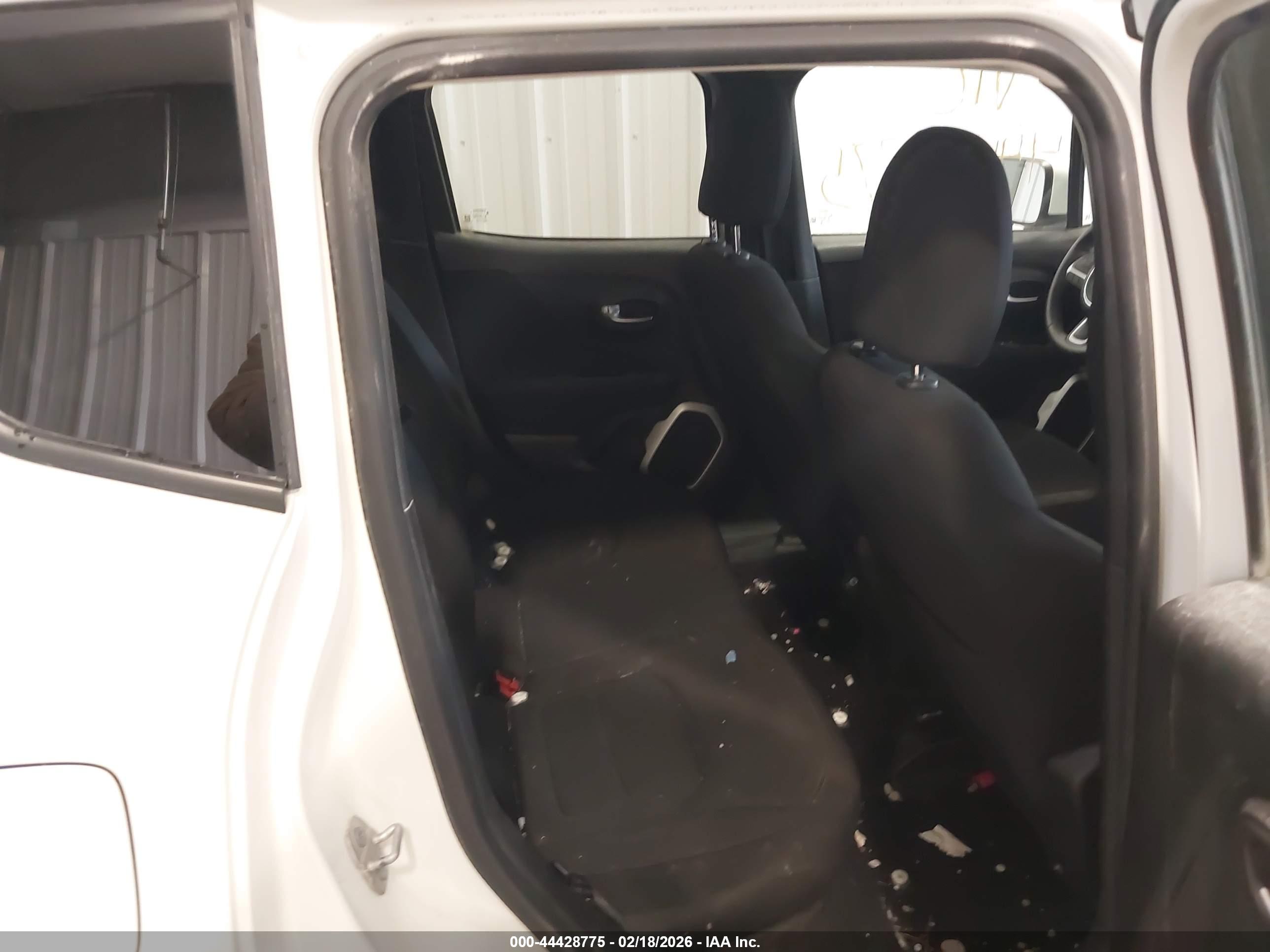 JEEP RENEGADE image 8