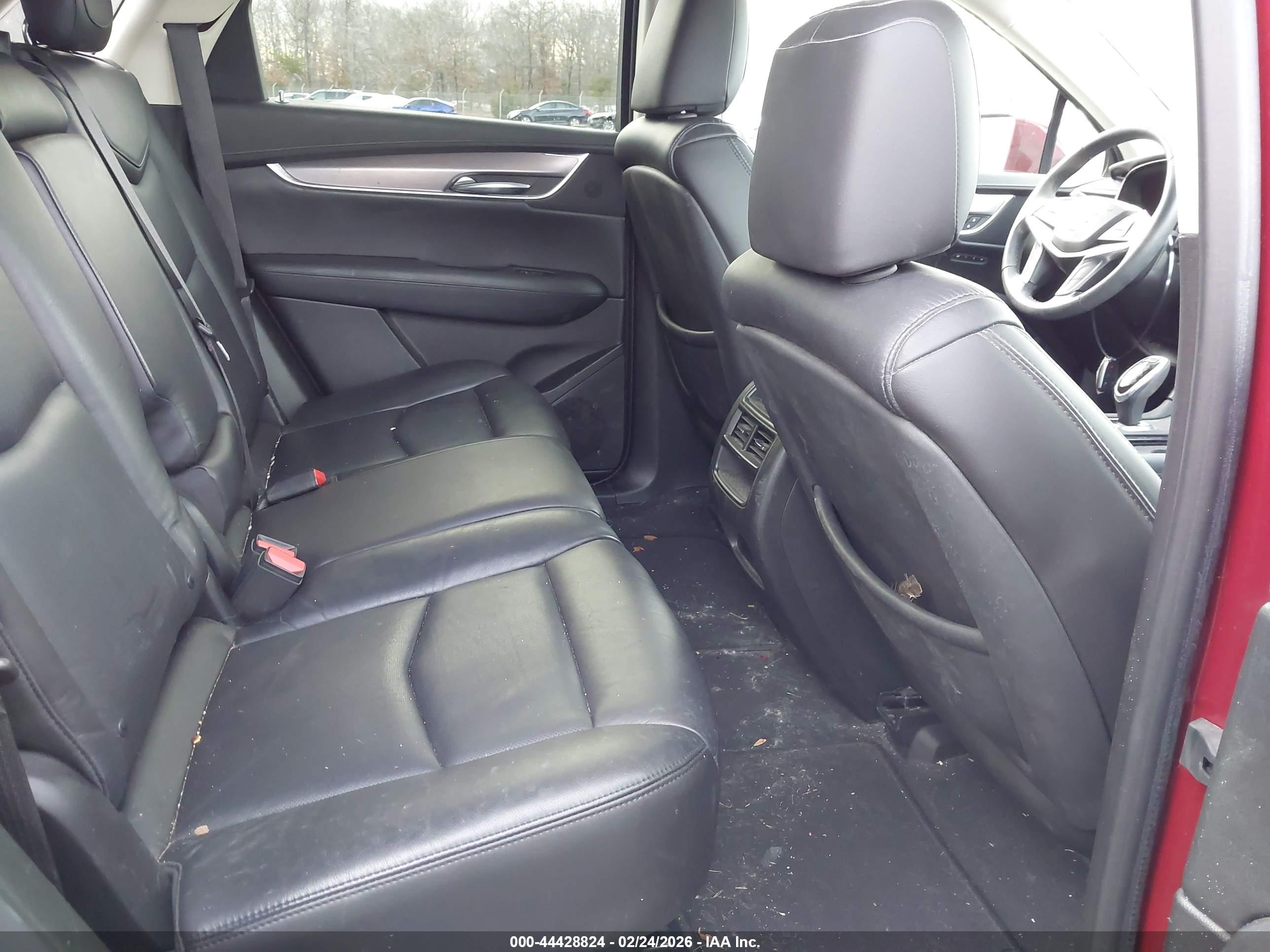 CADILLAC XT5 image 8