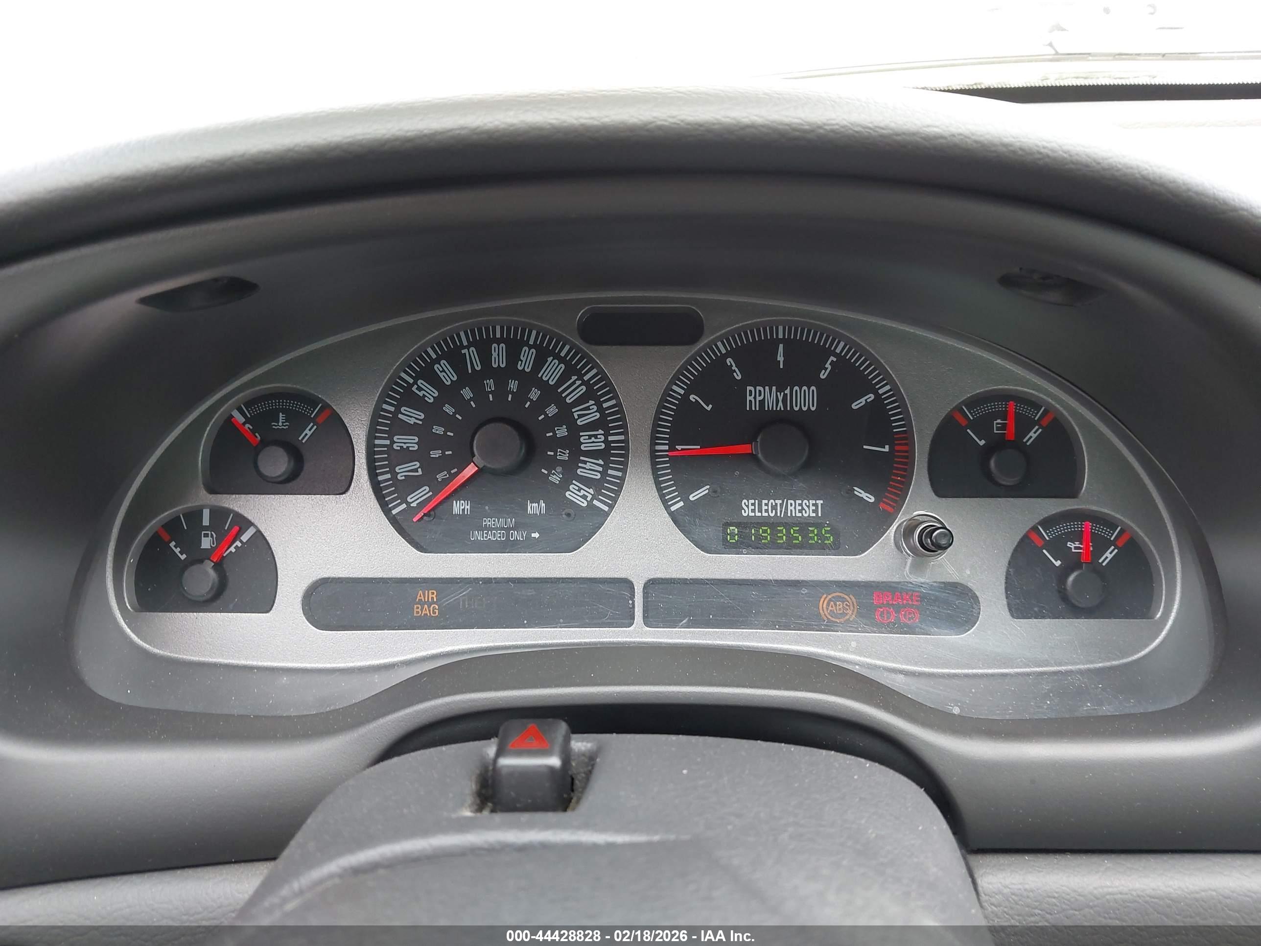 FORD MUSTANG image 7