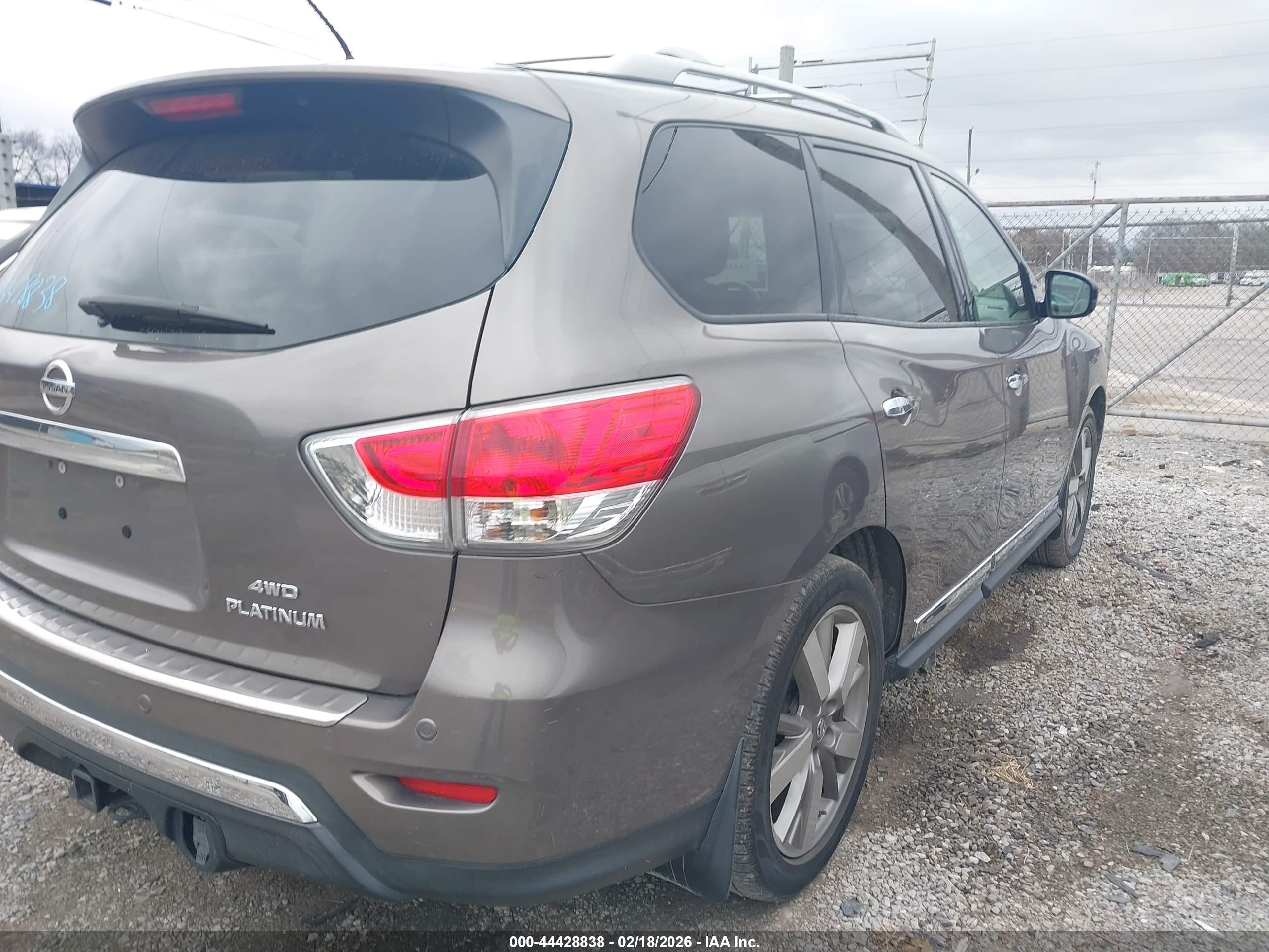 NISSAN PATHFINDER image 4