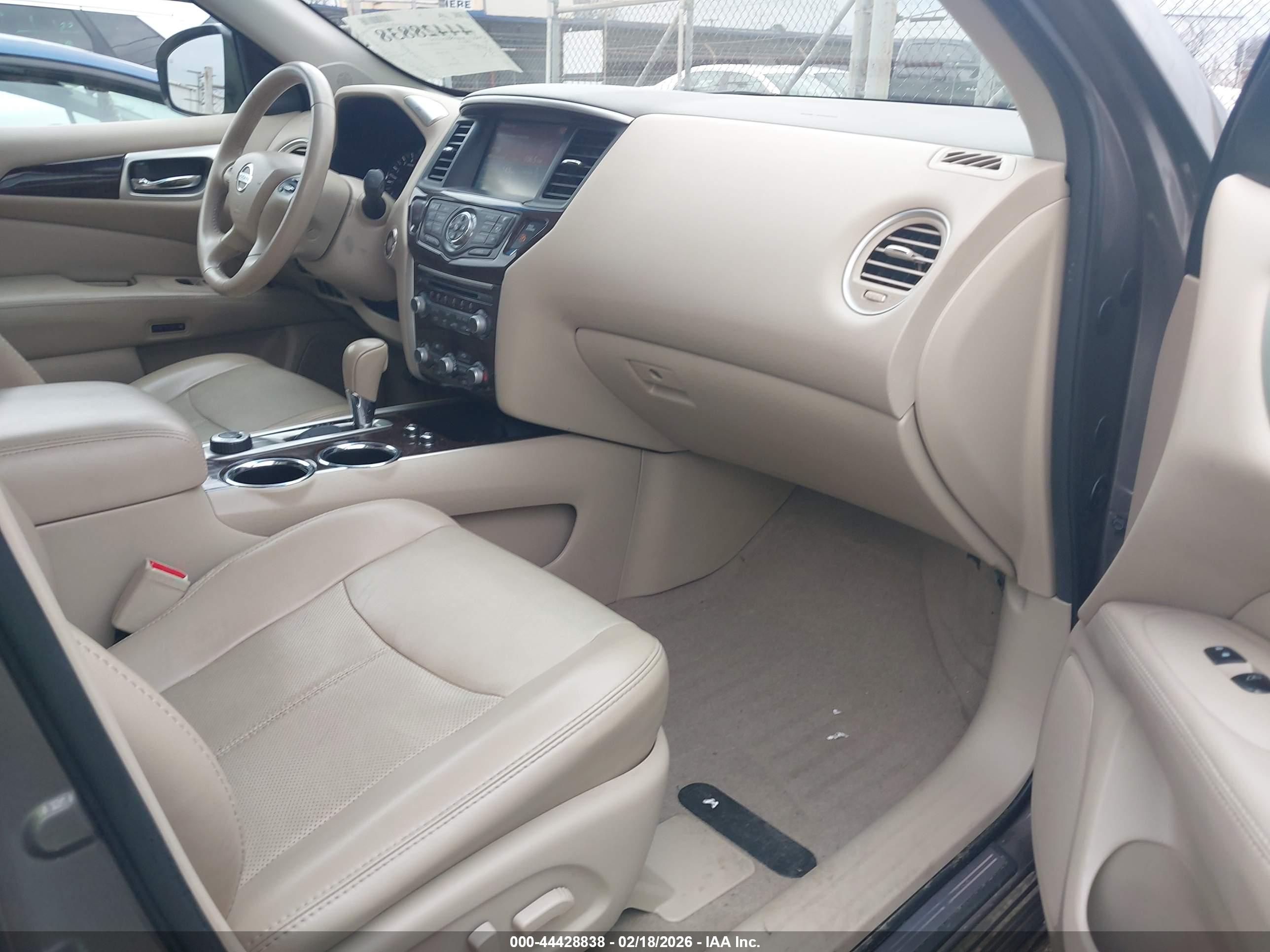 NISSAN PATHFINDER image 5