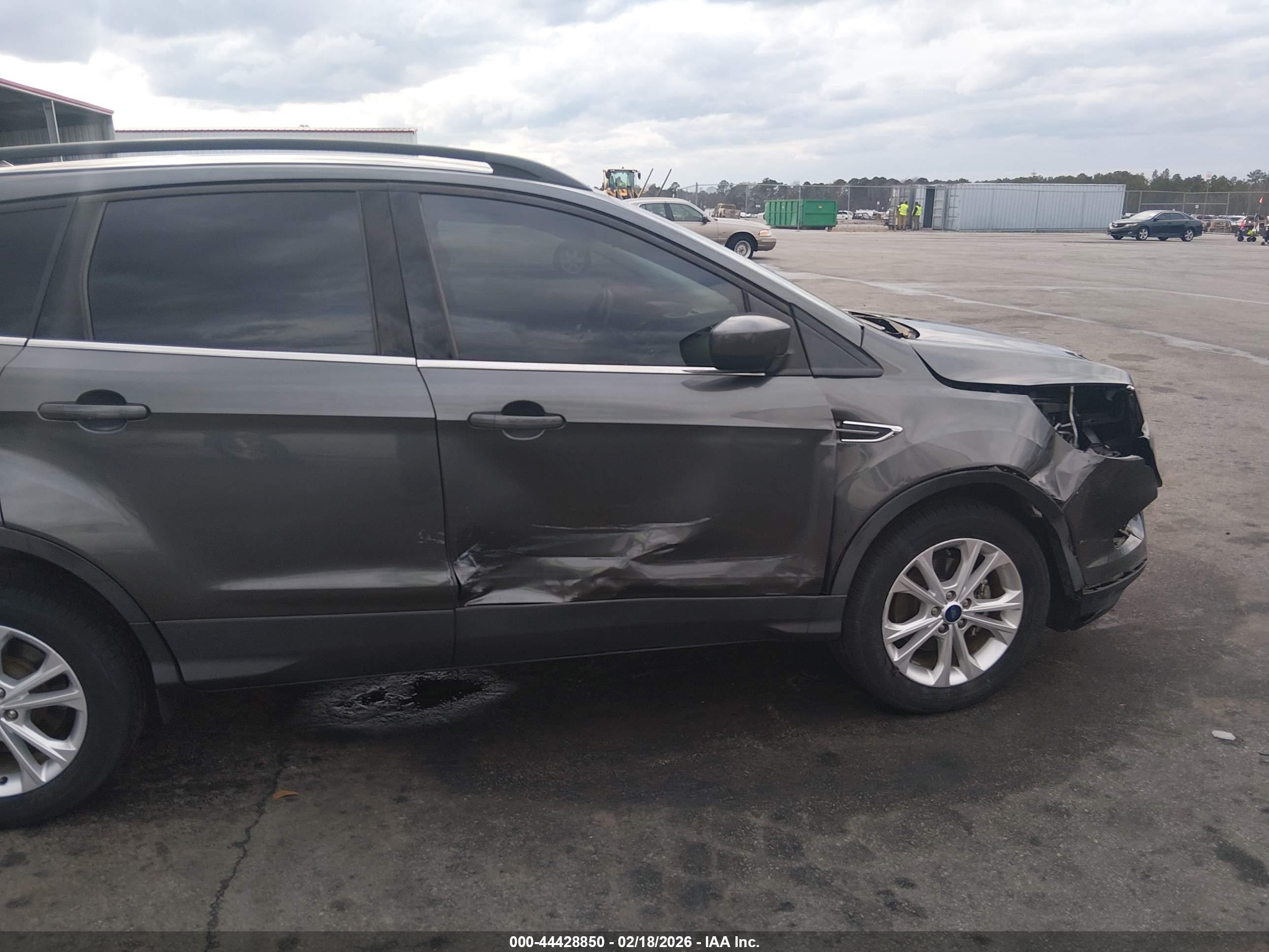FORD ESCAPE image 6
