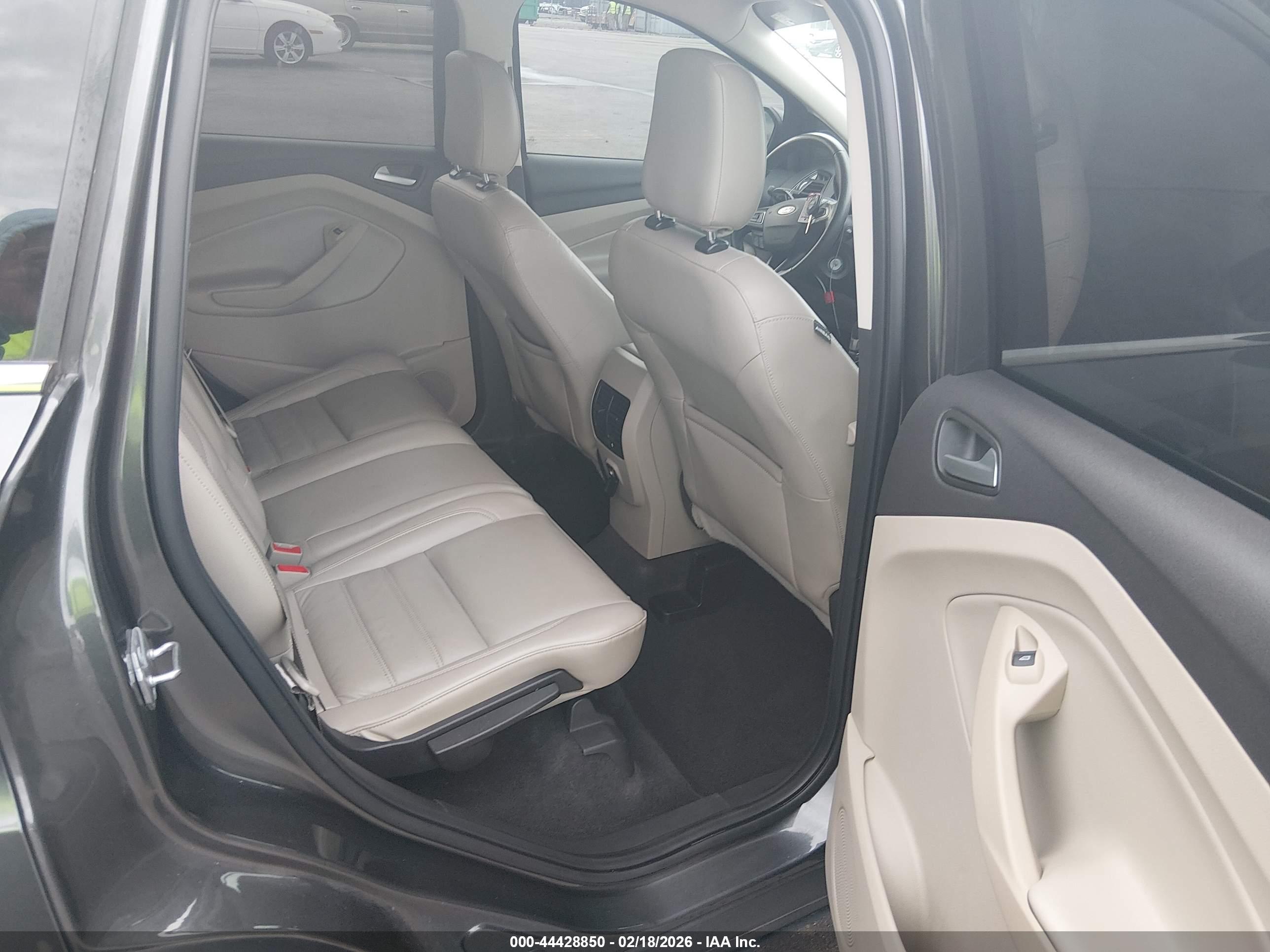 FORD ESCAPE image 8