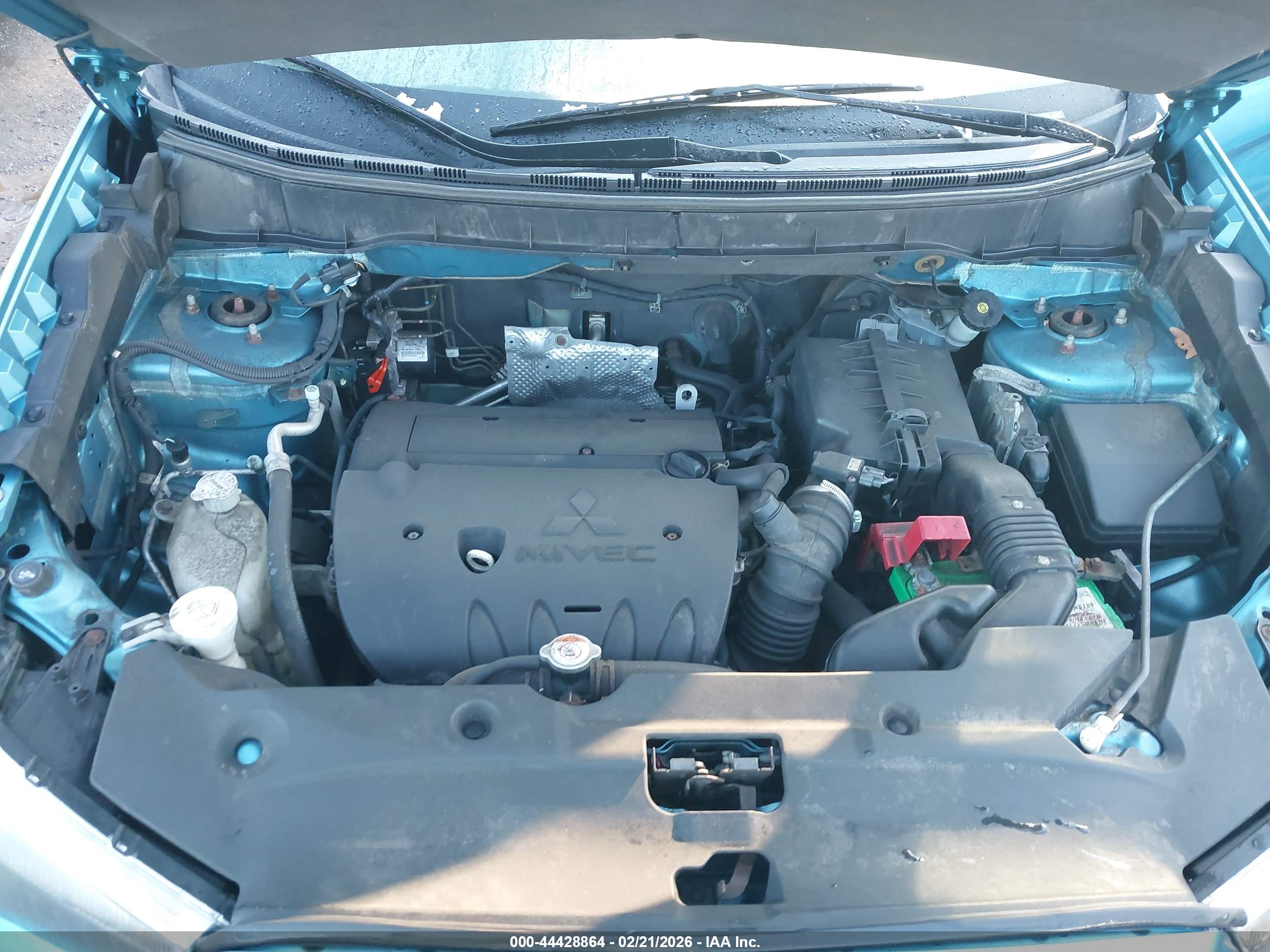 MITSUBISHI OUTLANDER image 10