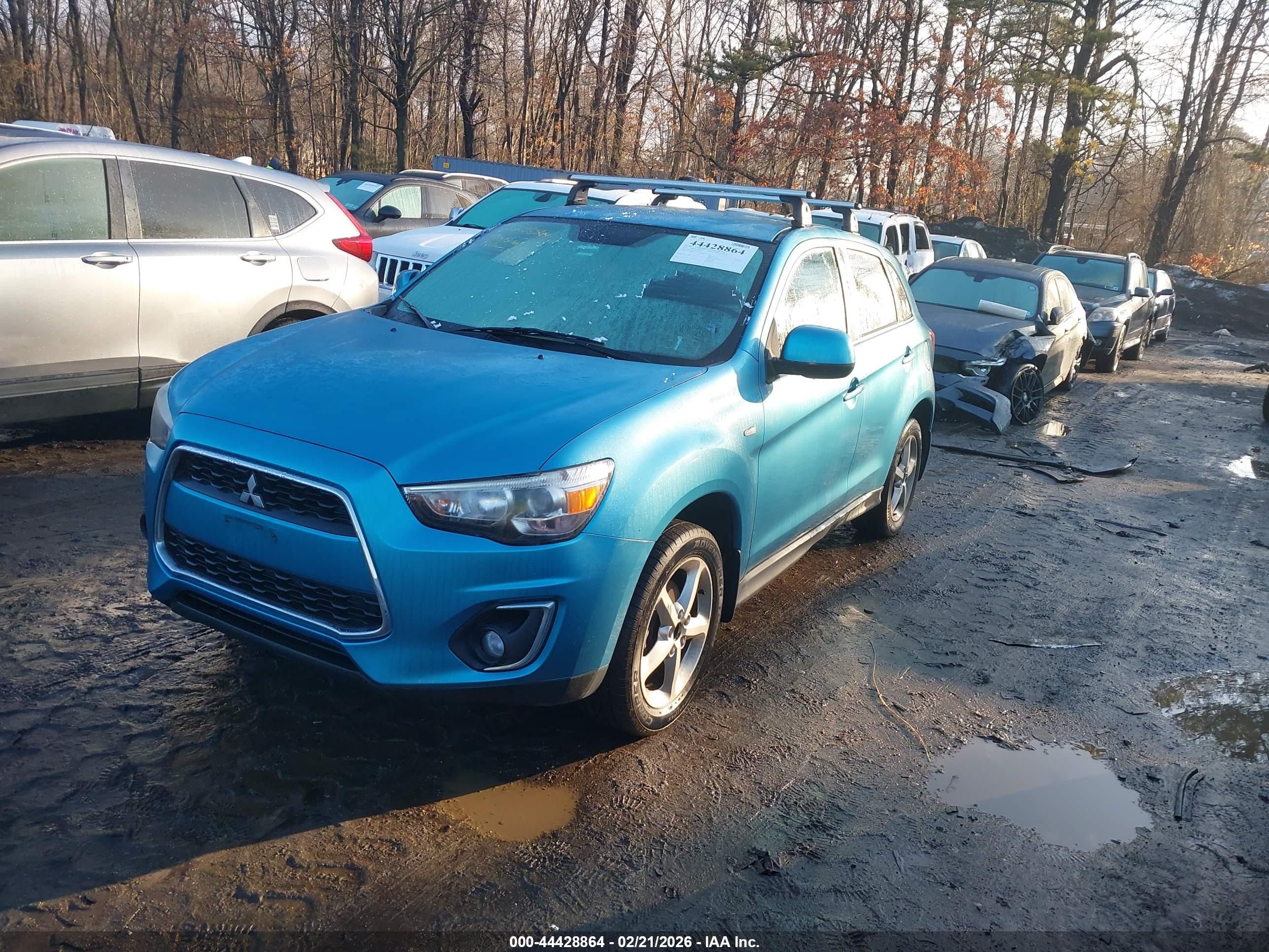 MITSUBISHI OUTLANDER image 2