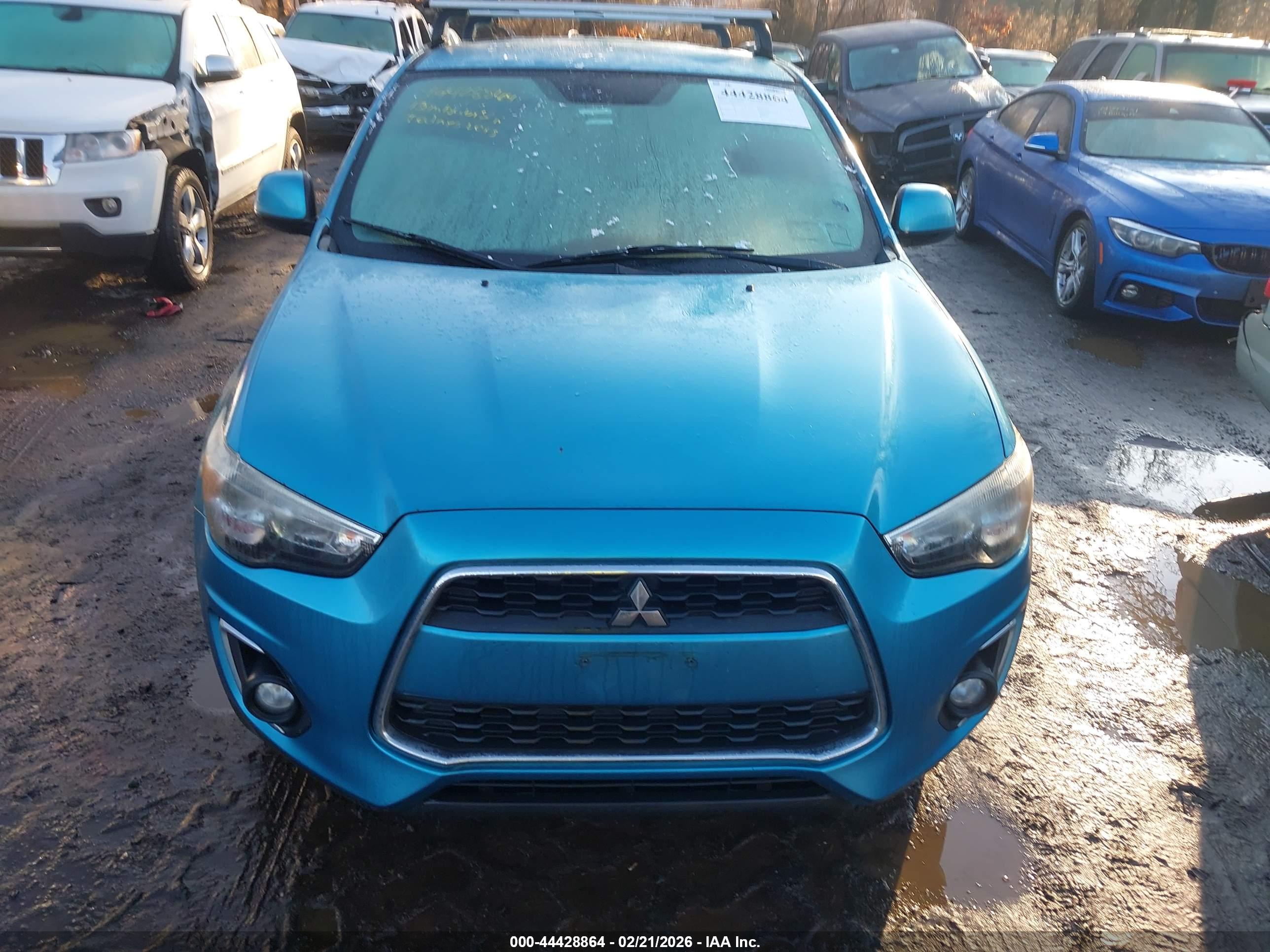 MITSUBISHI OUTLANDER image 6