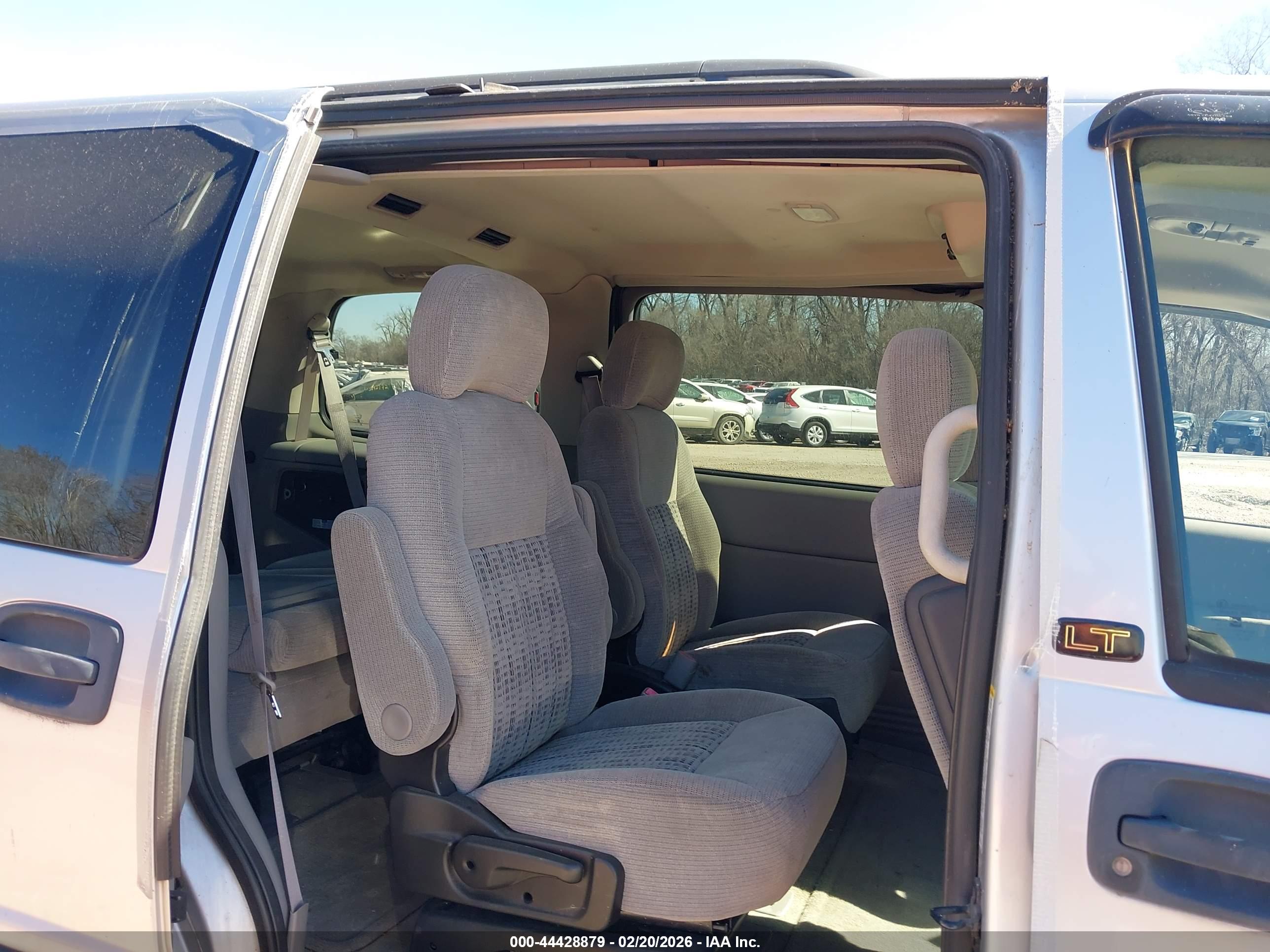 CHEVROLET VENTURE image 8