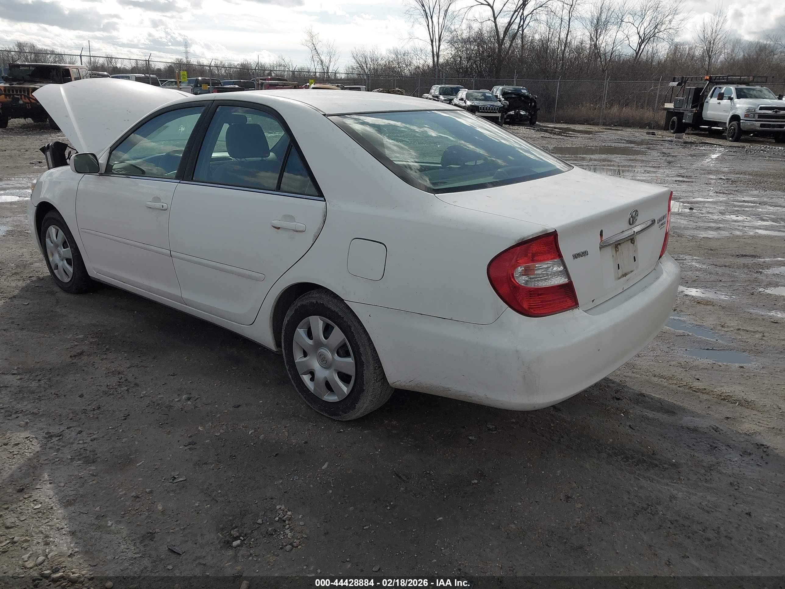 TOYOTA CAMRY image 3
