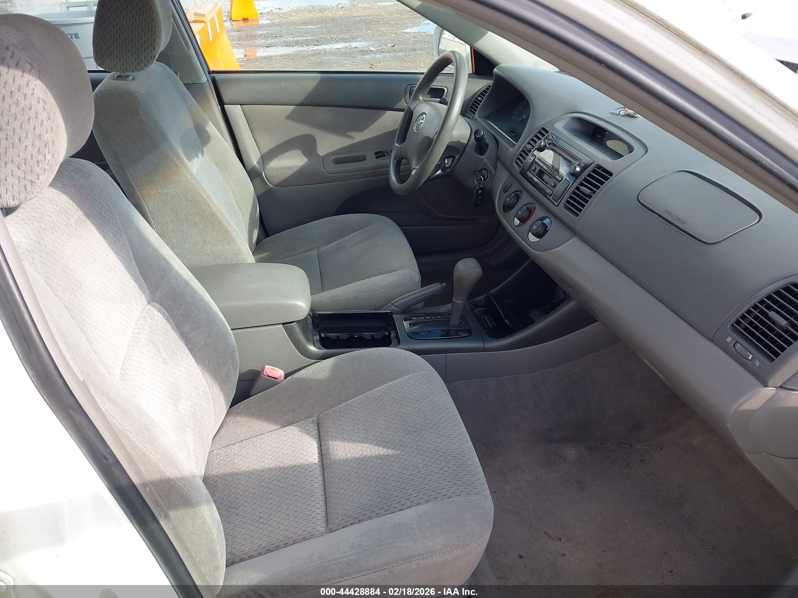 TOYOTA CAMRY image 5