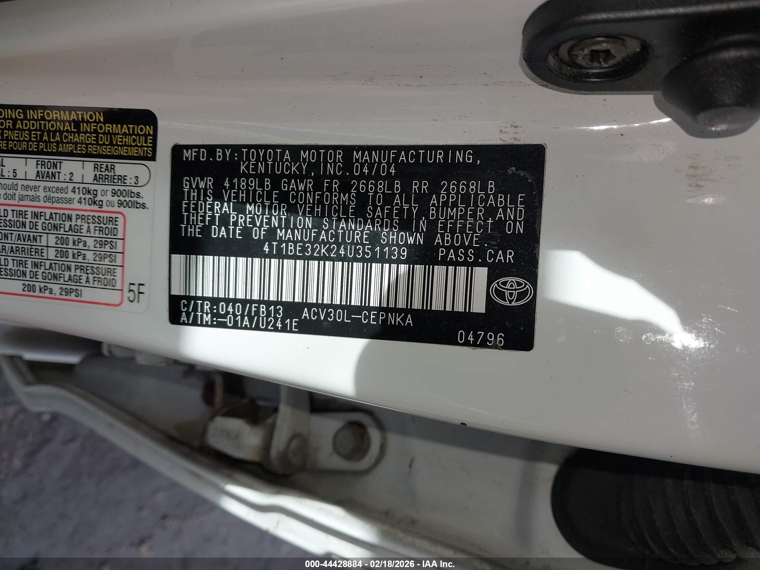 TOYOTA CAMRY image 9