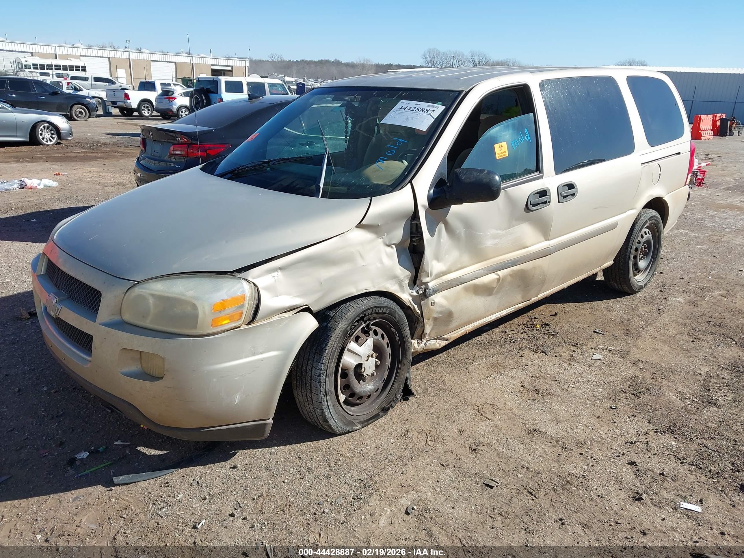 CHEVROLET UPLANDER image 2
