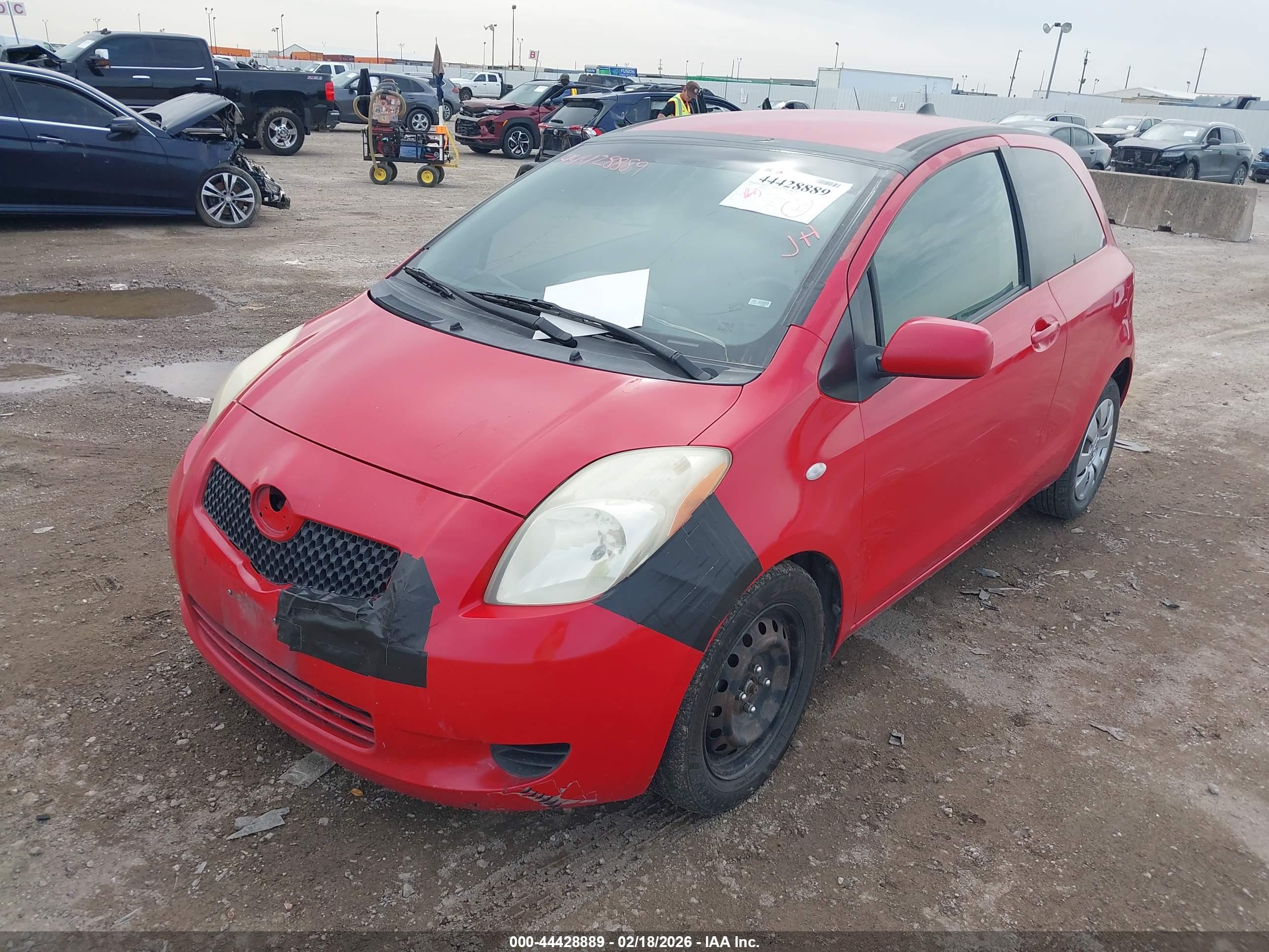 TOYOTA YARIS image 2