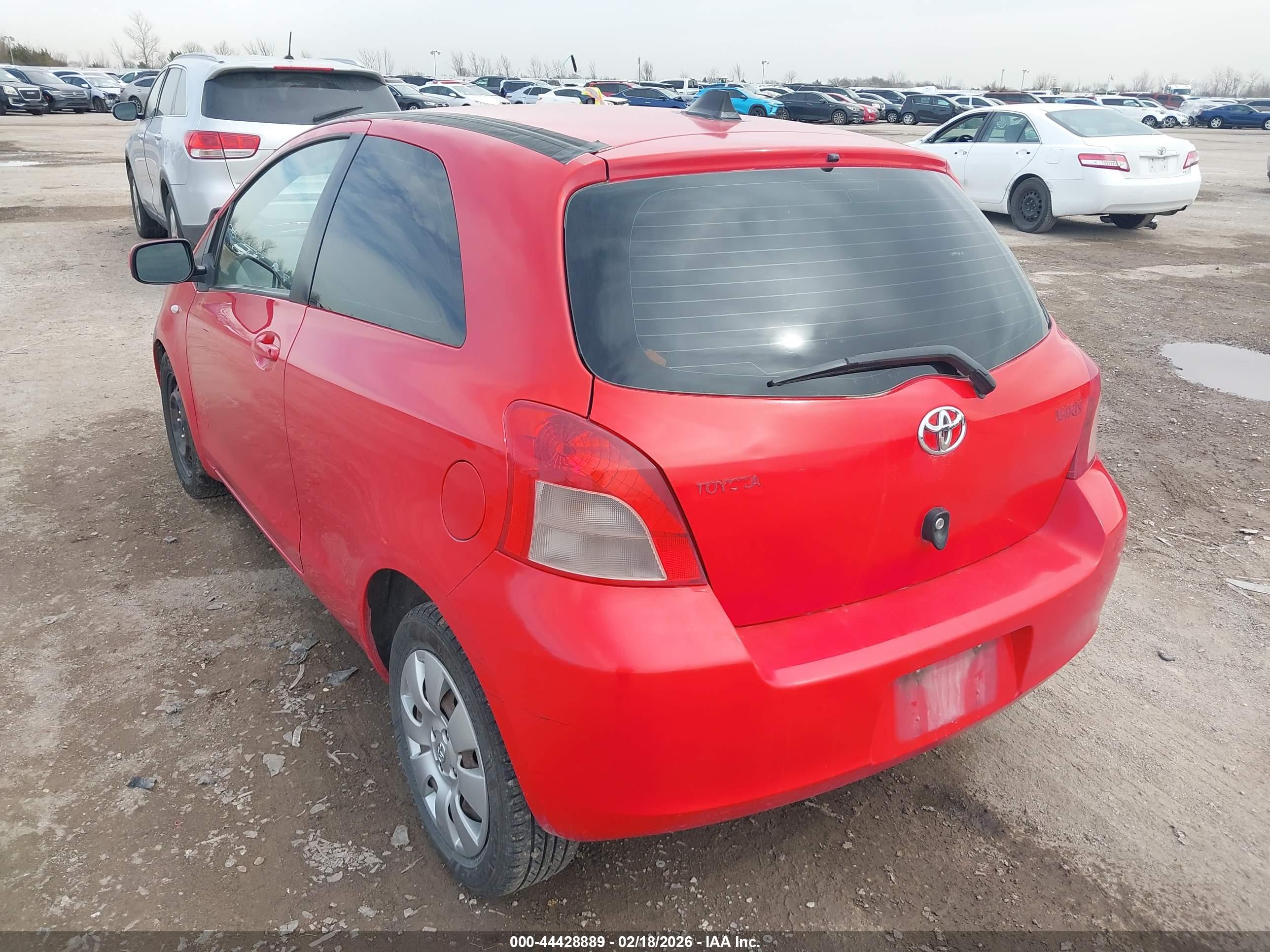 TOYOTA YARIS image 3