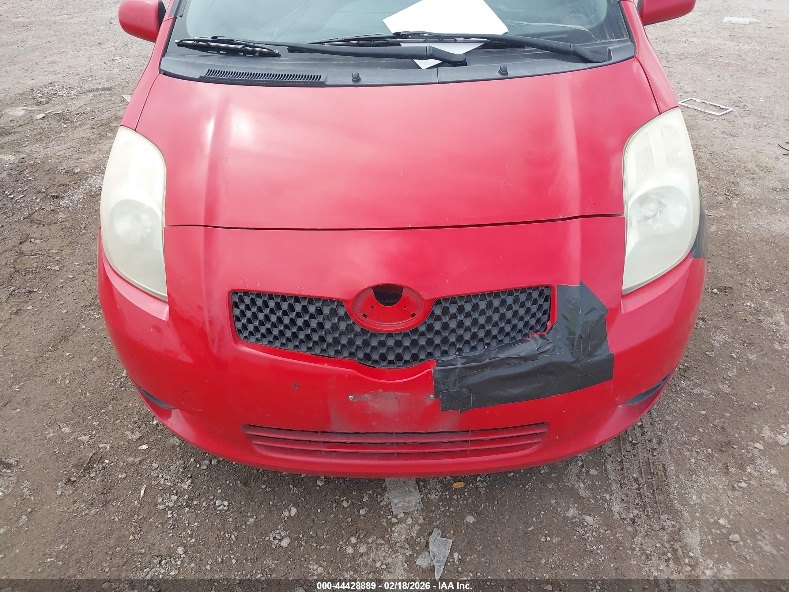 TOYOTA YARIS image 6