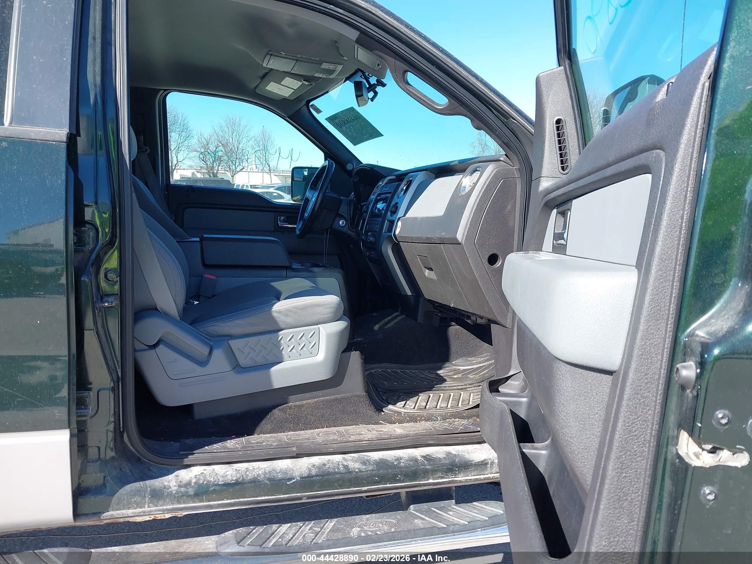 FORD F-150 image 8