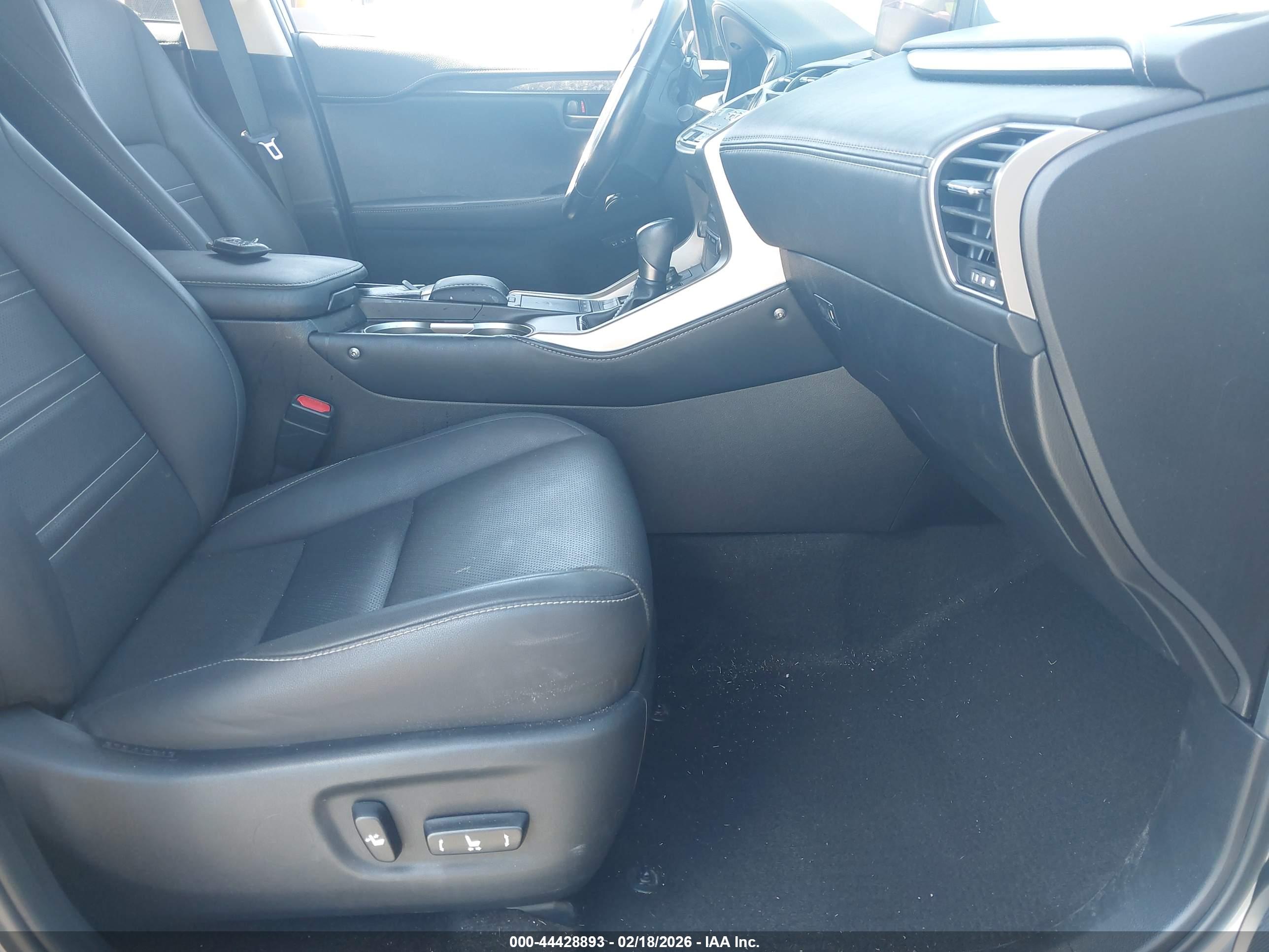 LEXUS NX image 5