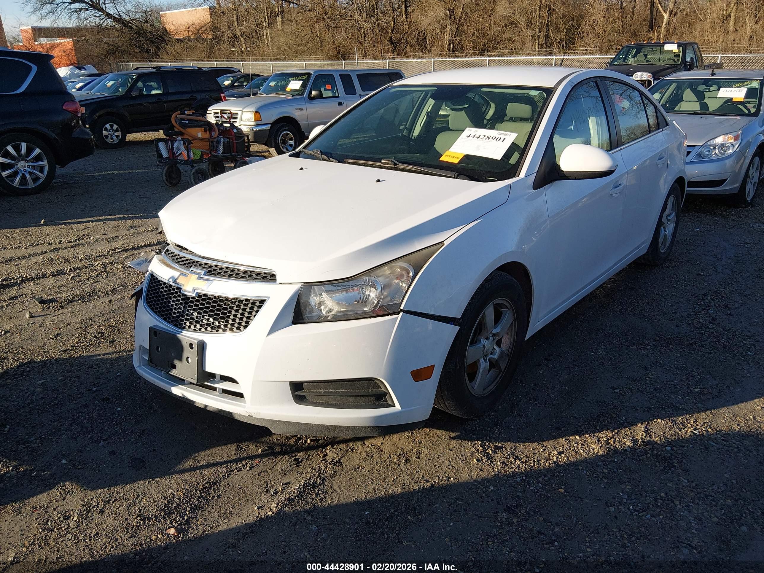 CHEVROLET CRUZE image 2