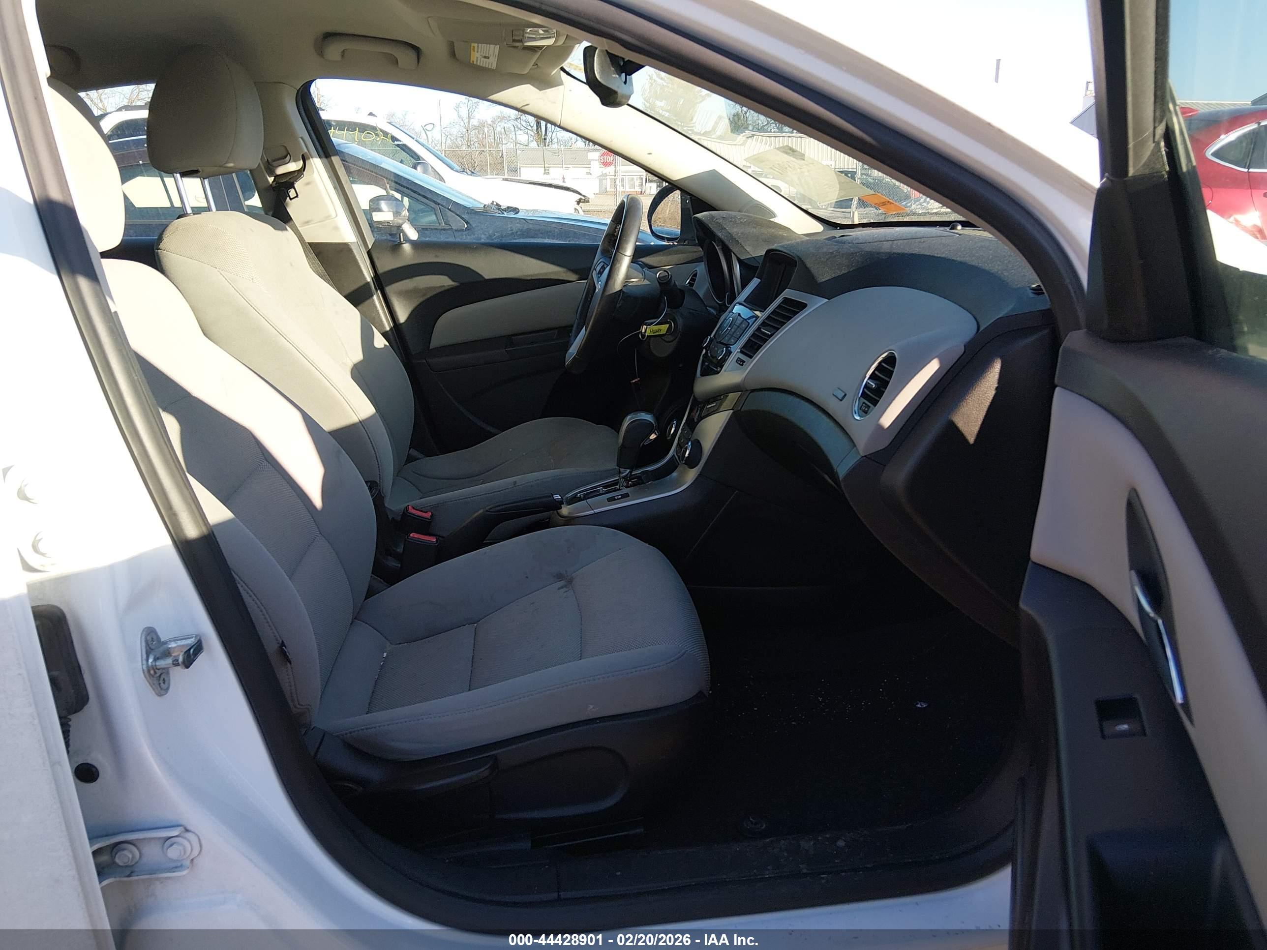 CHEVROLET CRUZE image 5