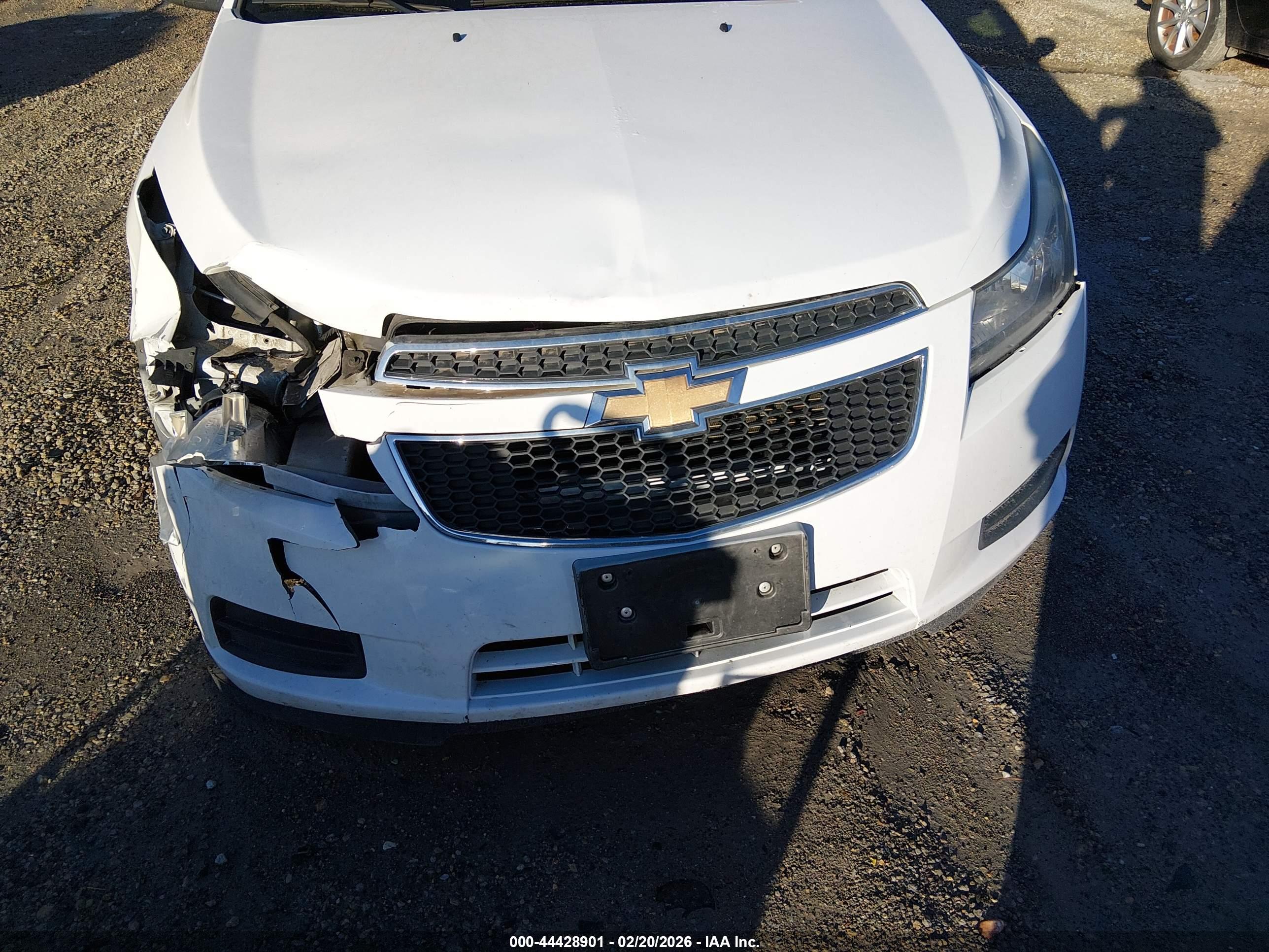 CHEVROLET CRUZE image 6