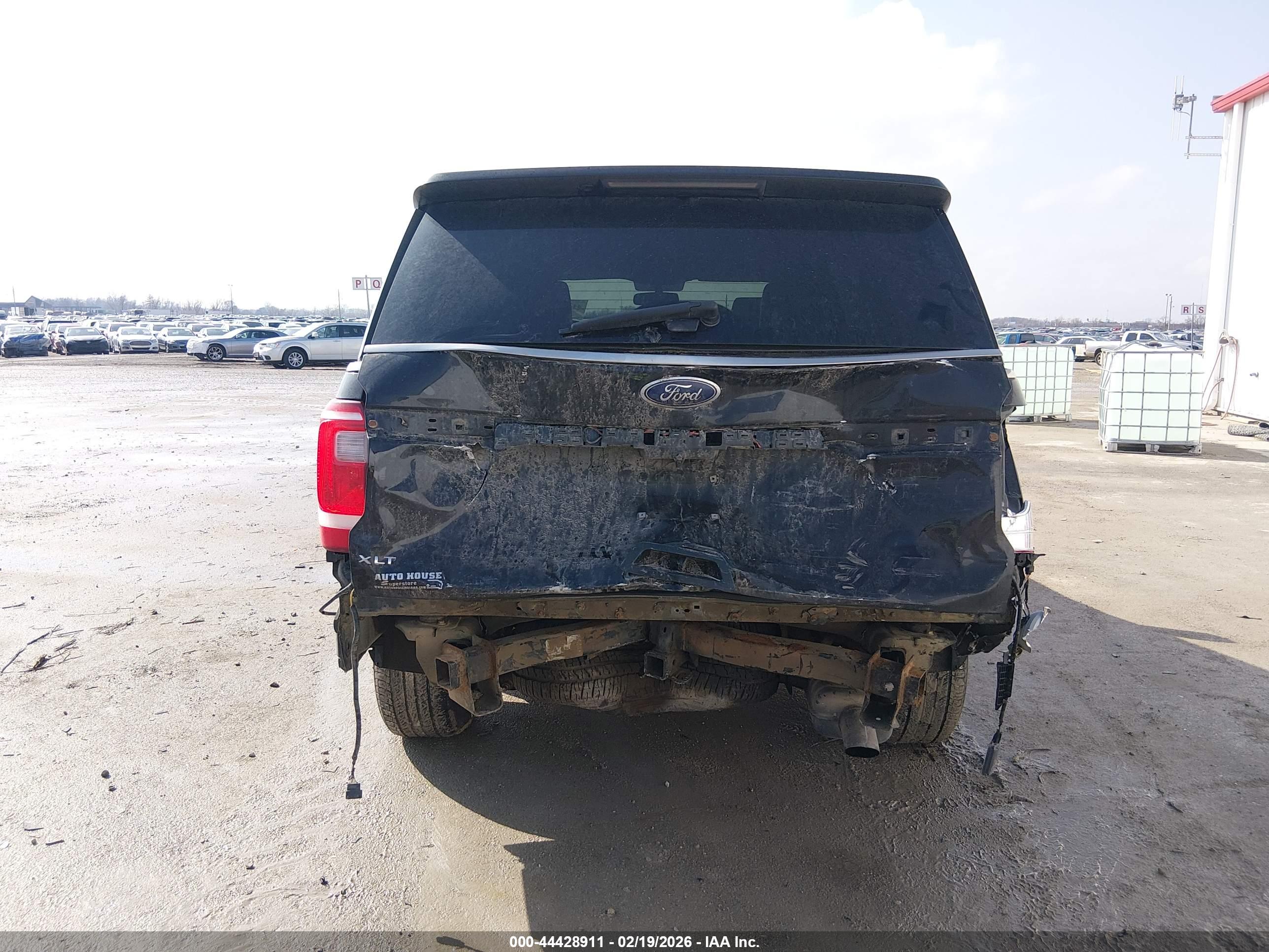 FORD EXPEDITION image 6