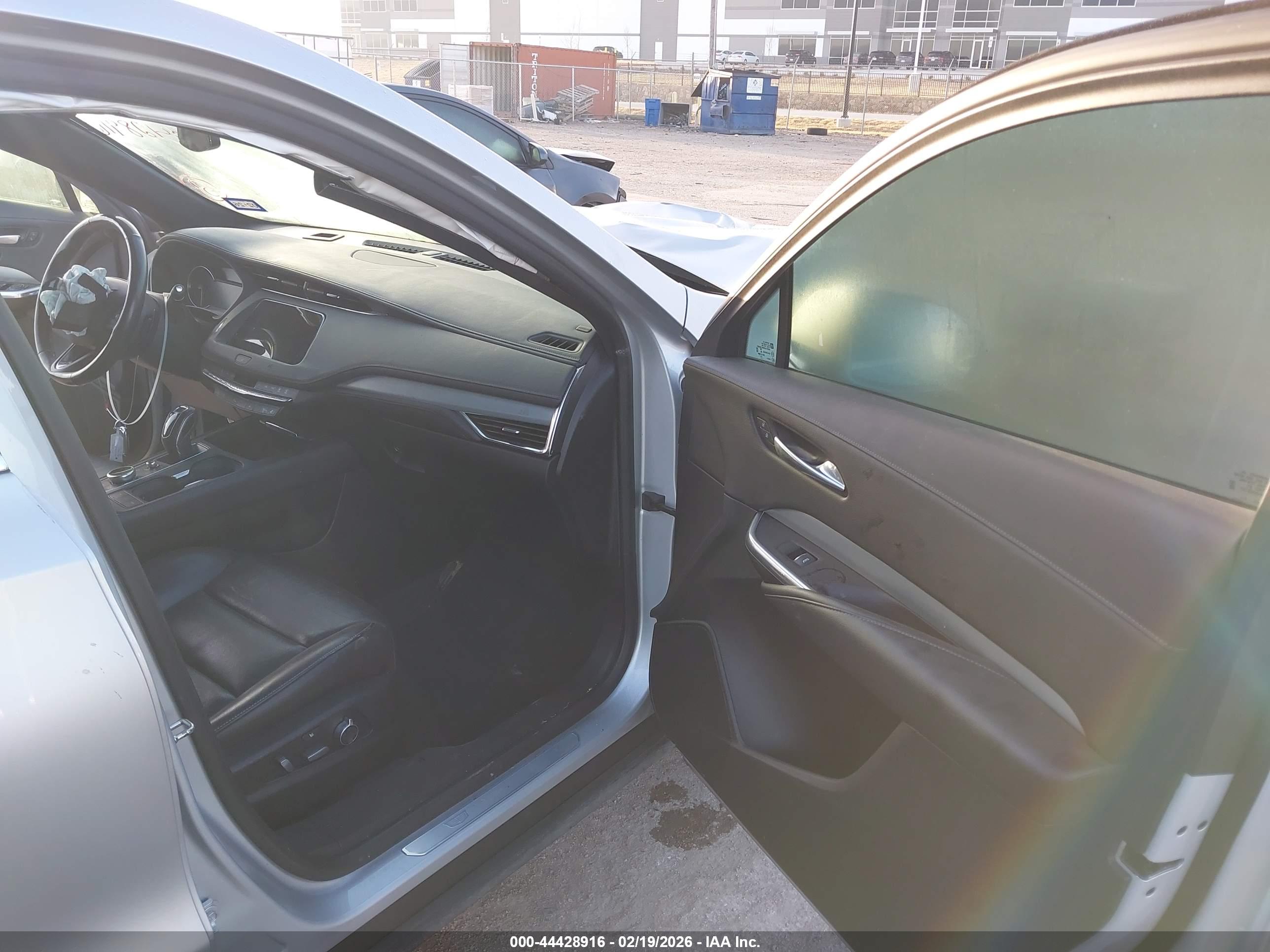 CADILLAC XT4 image 5