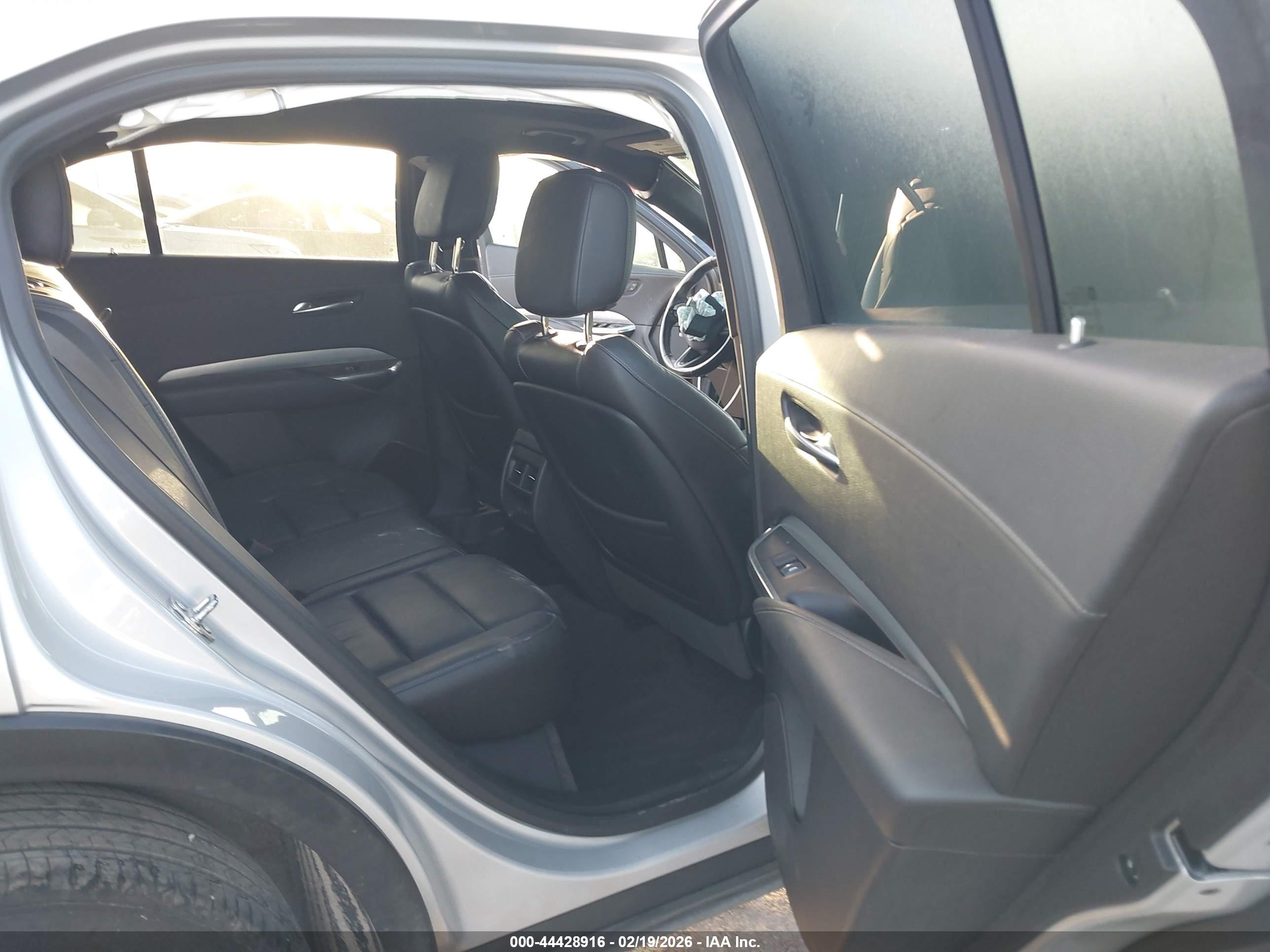 CADILLAC XT4 image 8