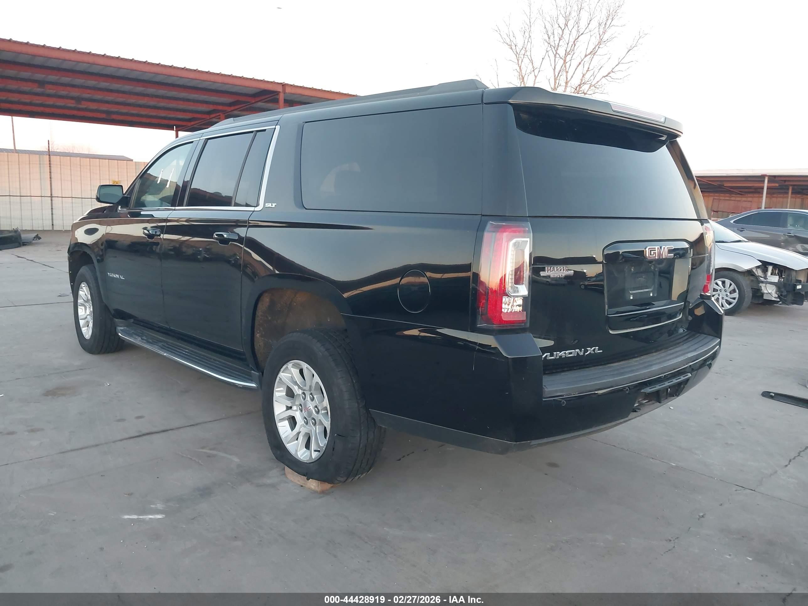 GMC YUKON image 3