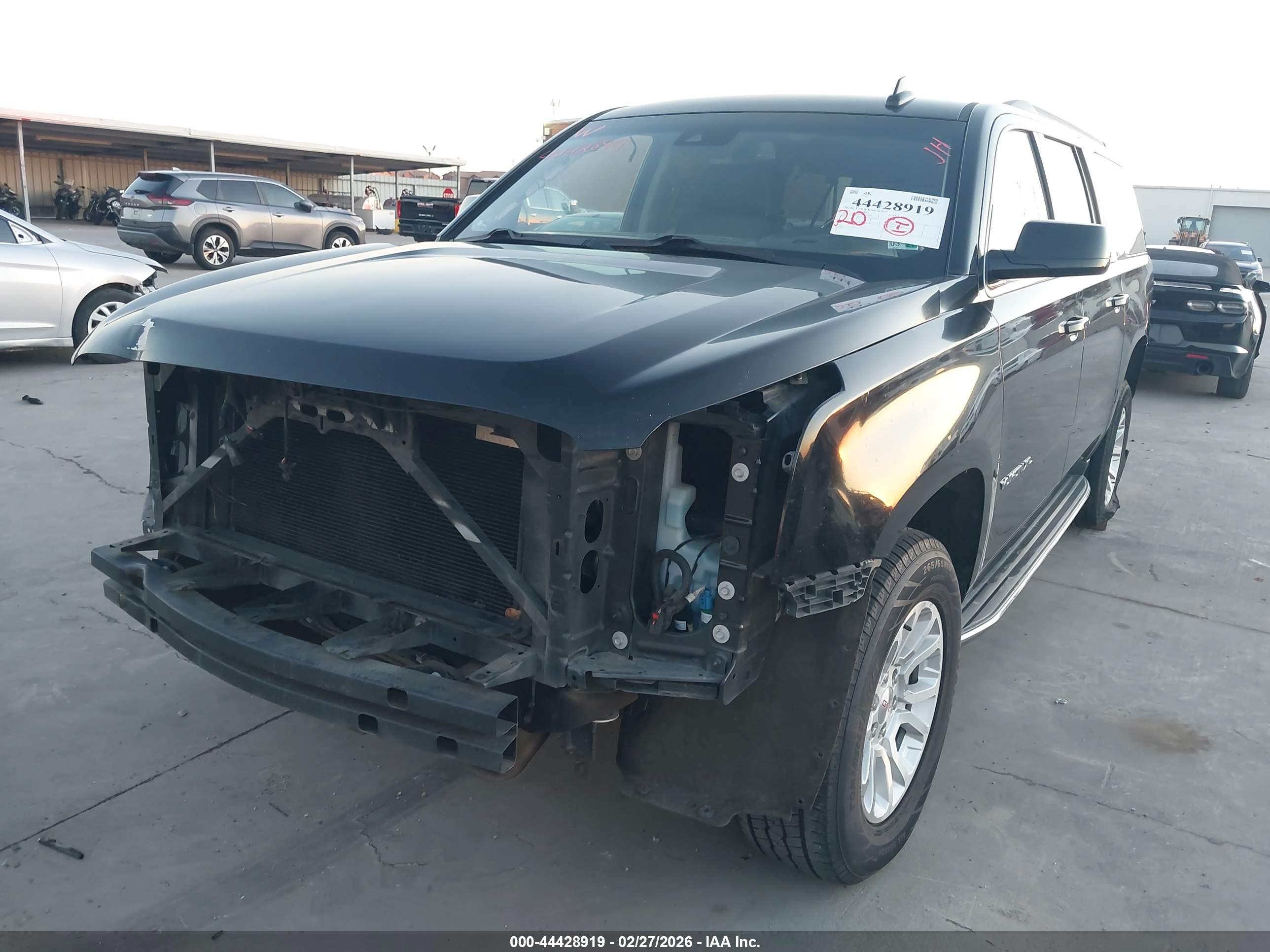 GMC YUKON image 6