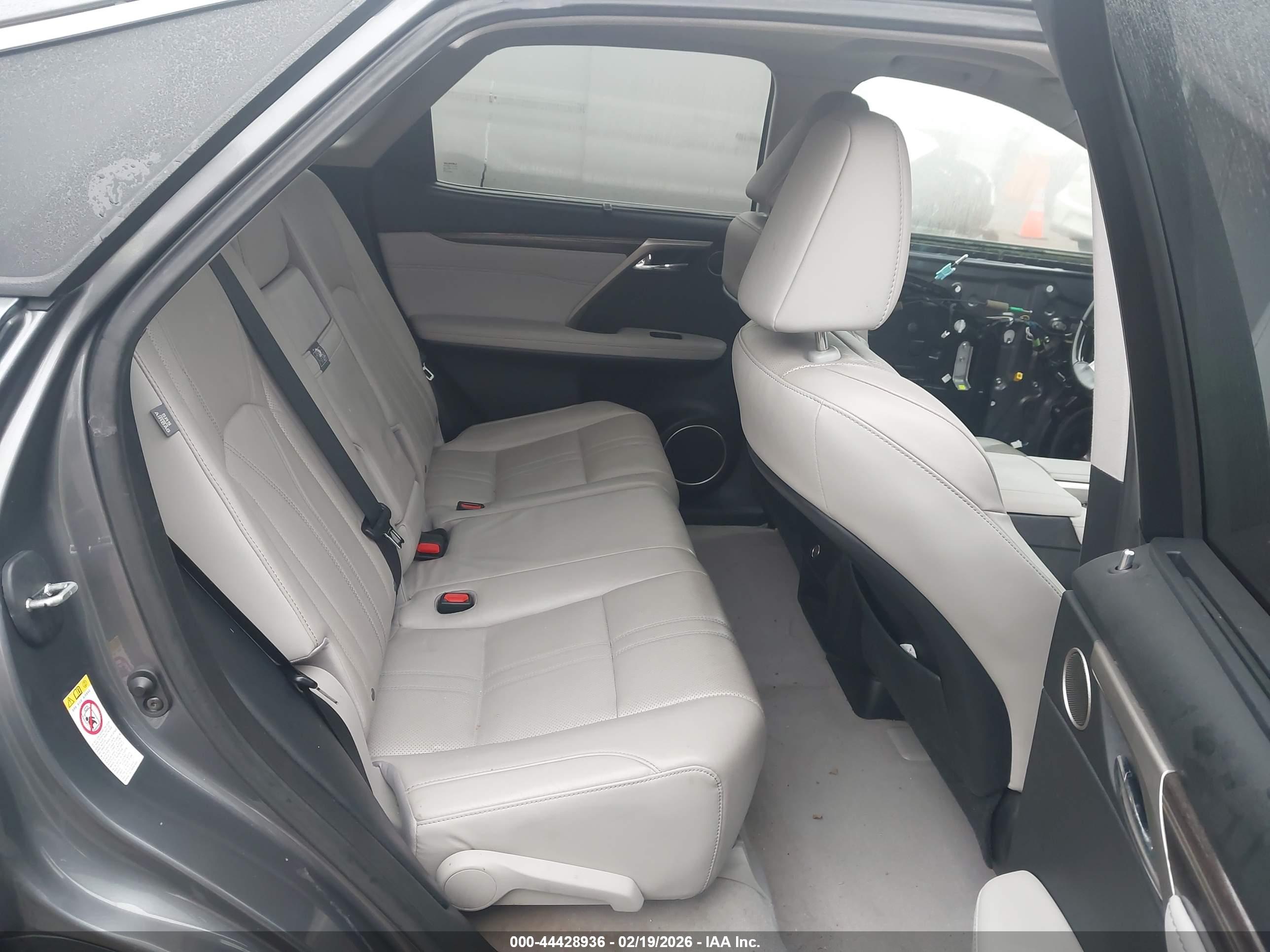 LEXUS RX image 8