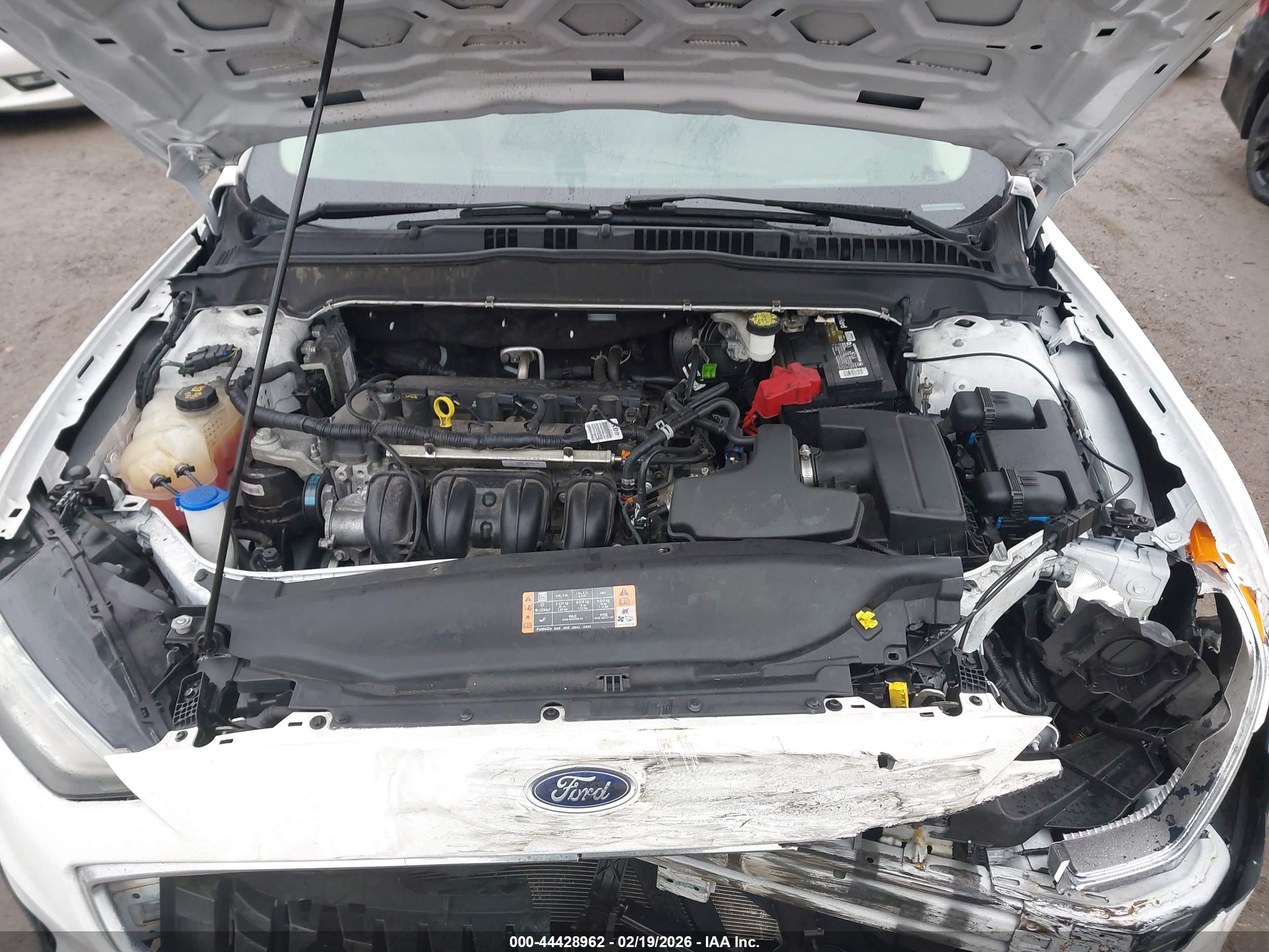 FORD FUSION image 10