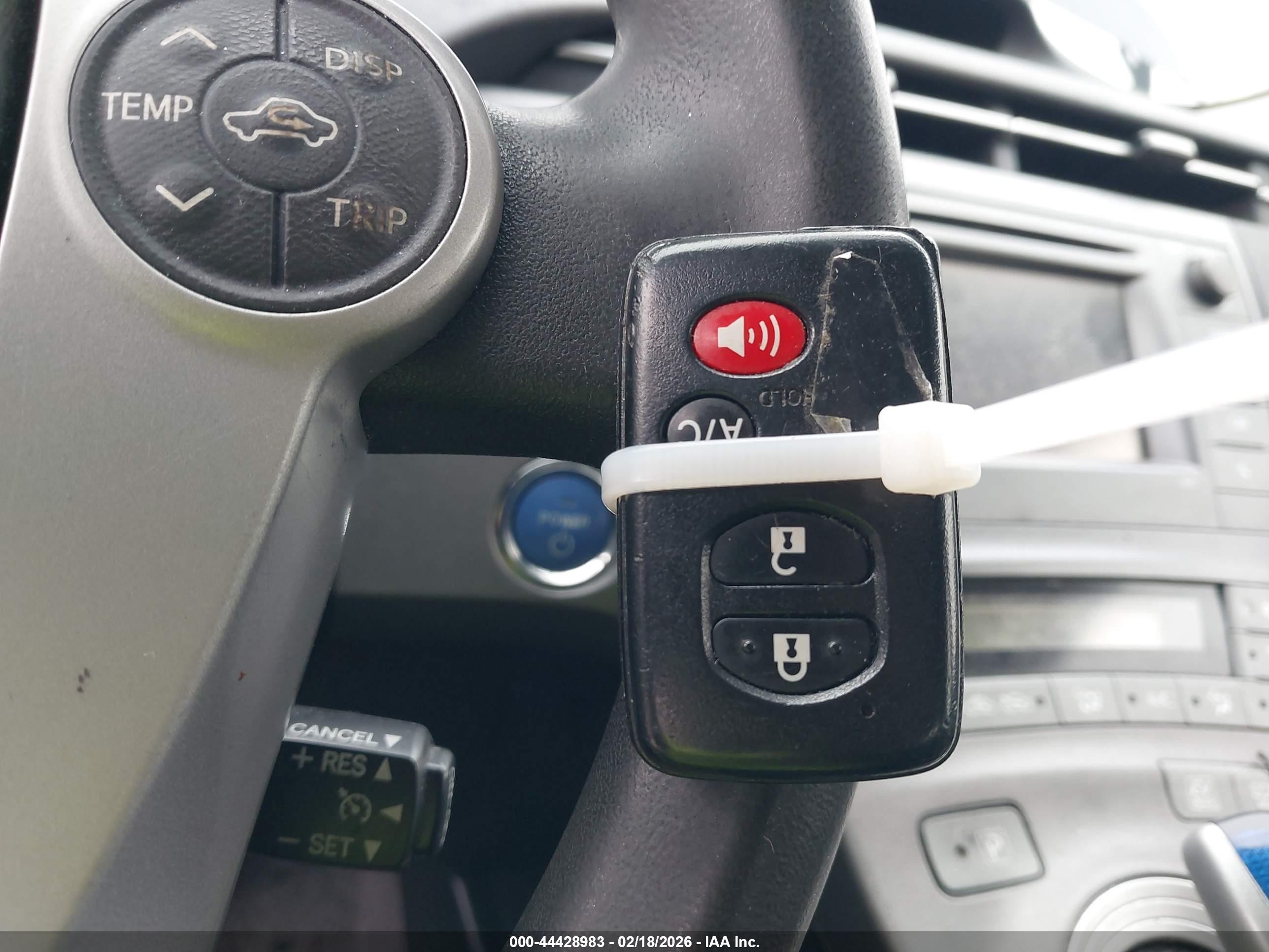 TOYOTA PRIUS image 11